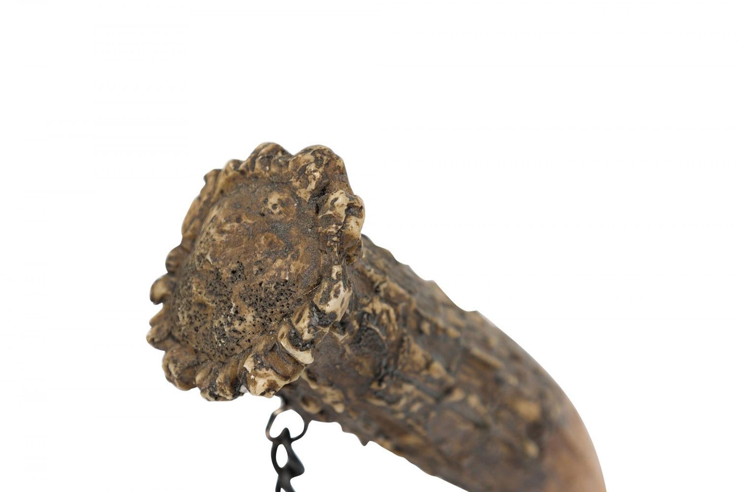 Rustic Continental Style Faux Antler and Brass Table Clock For Sale 1