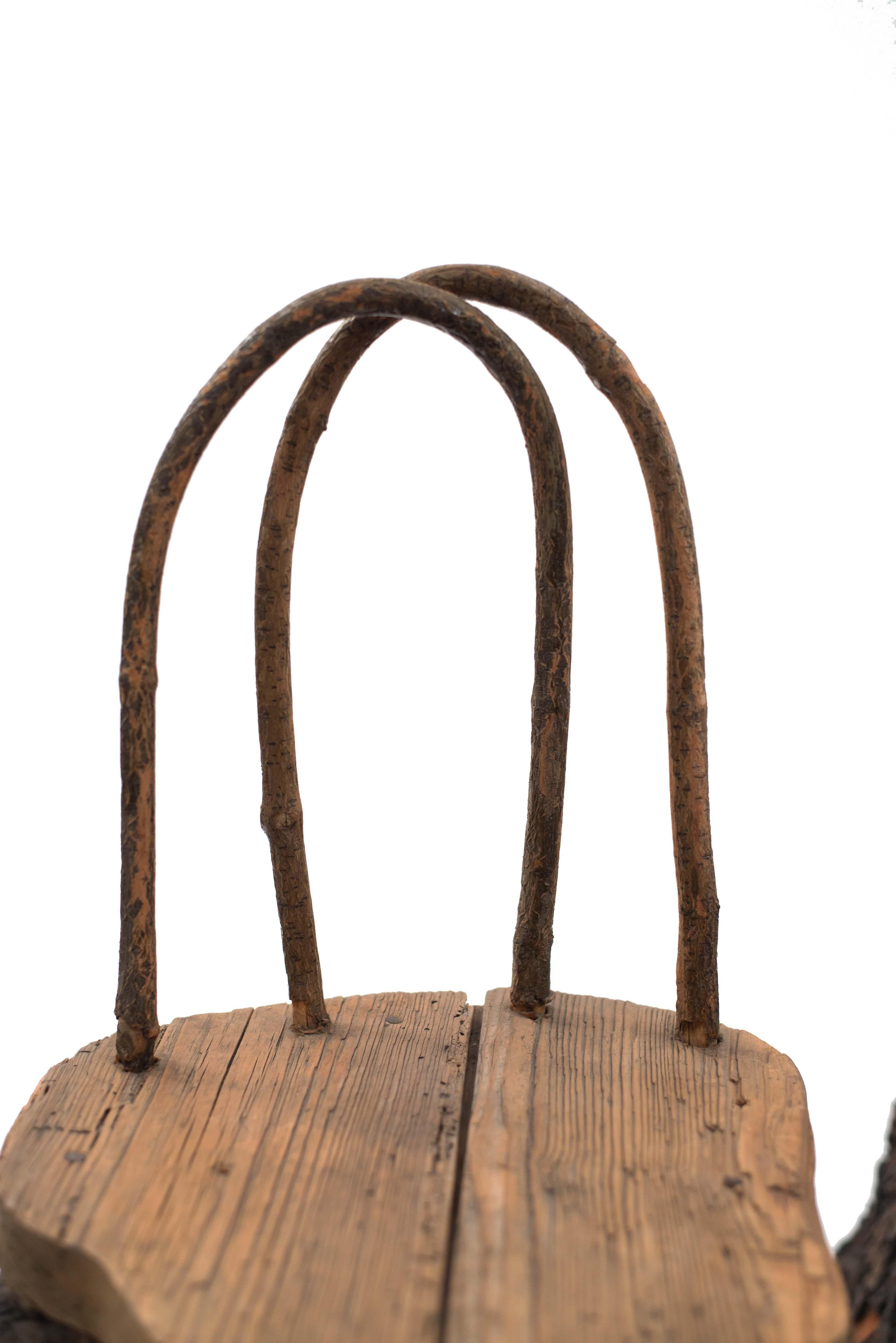 Américain Chaises d'appoint rustiques et continentales en forme de tronc d'arbre en vente