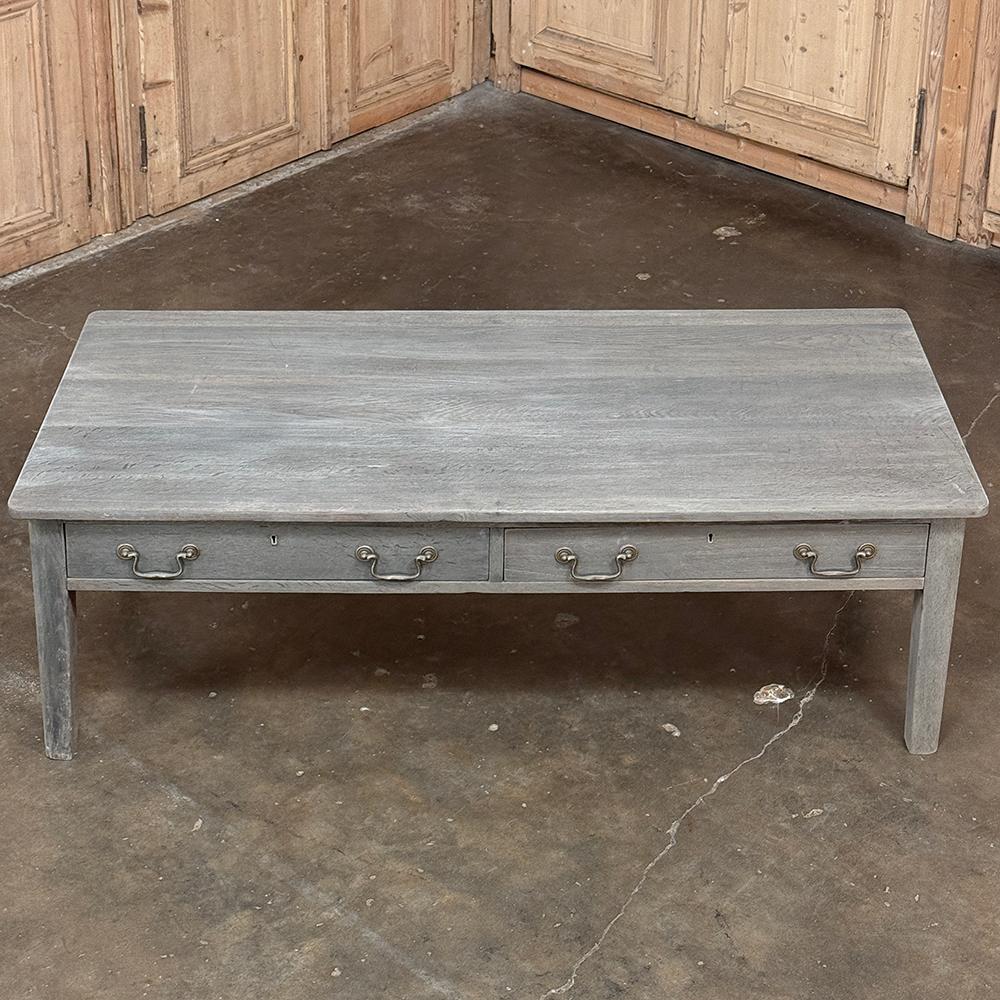Table basse rustique peinte à la française en vente 4