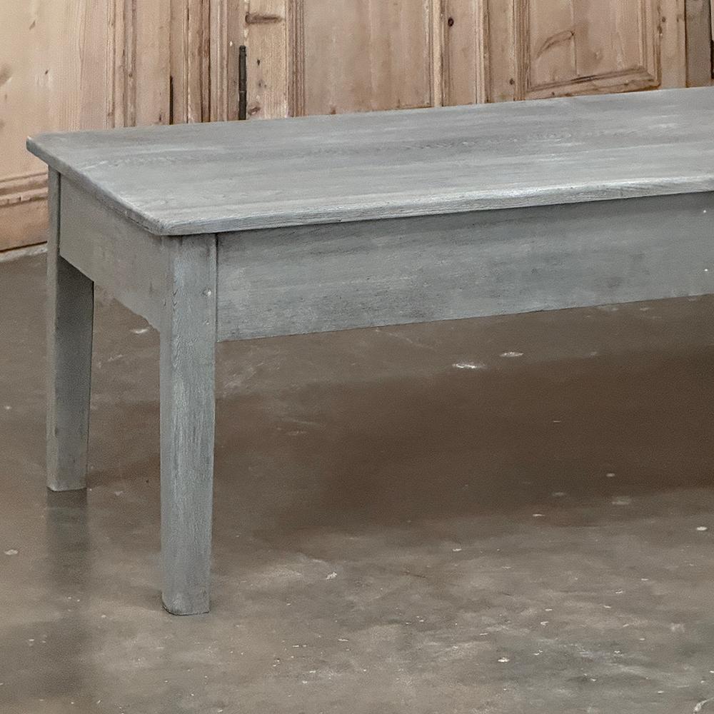 Table basse rustique peinte à la française en vente 8