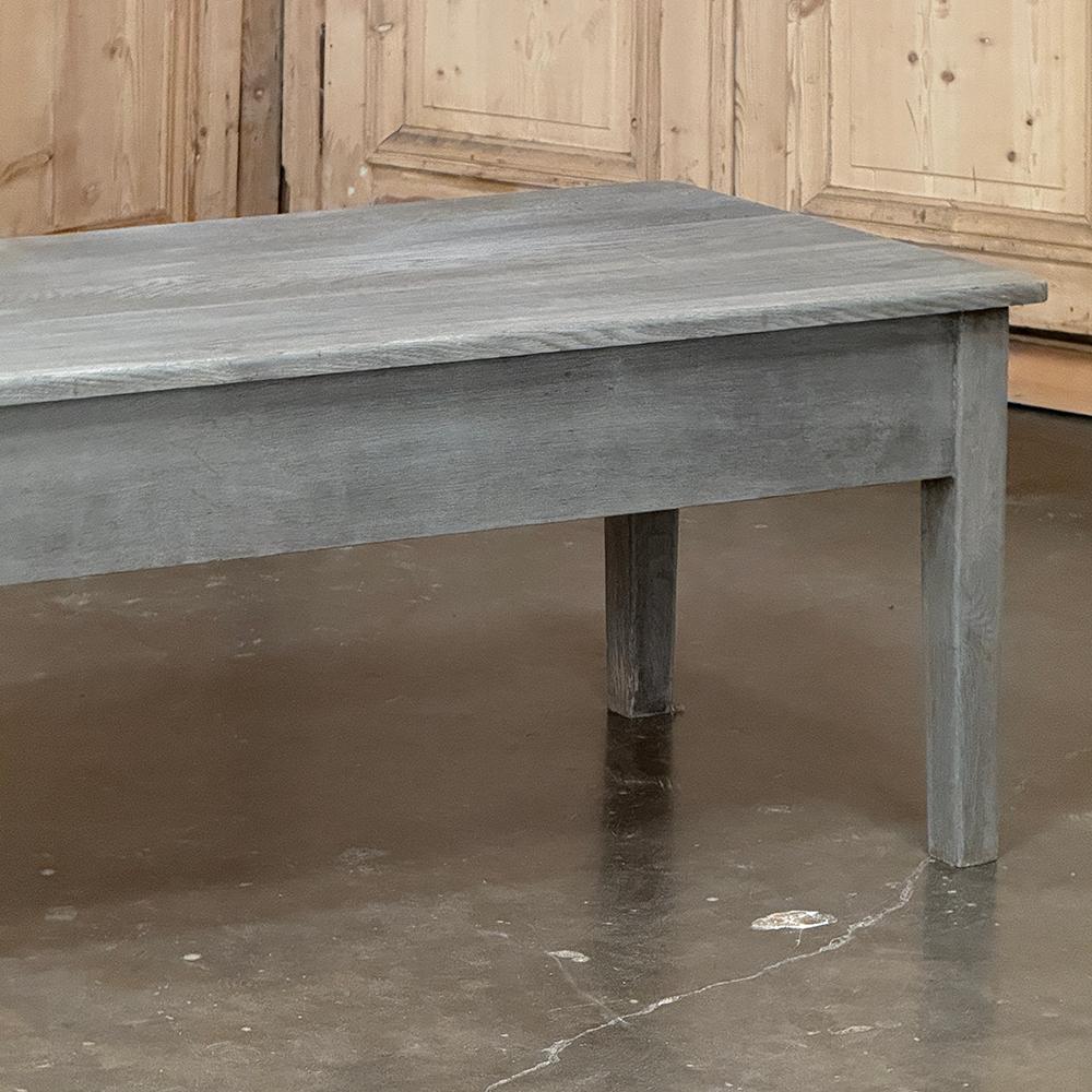 Table basse rustique peinte à la française en vente 9