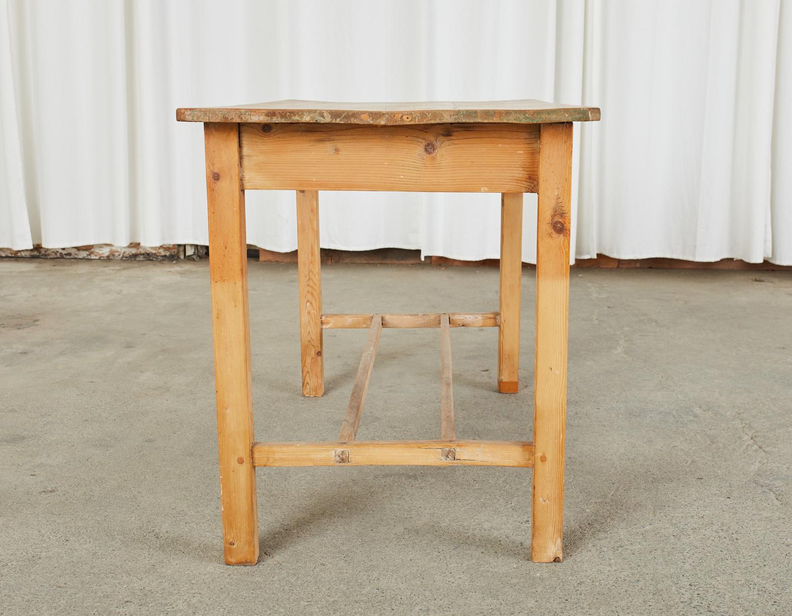 Rustikaler Bauernhaus-Schreibtisch oder Schreibtisch aus Kiefernholz (amerikanisch) im Angebot