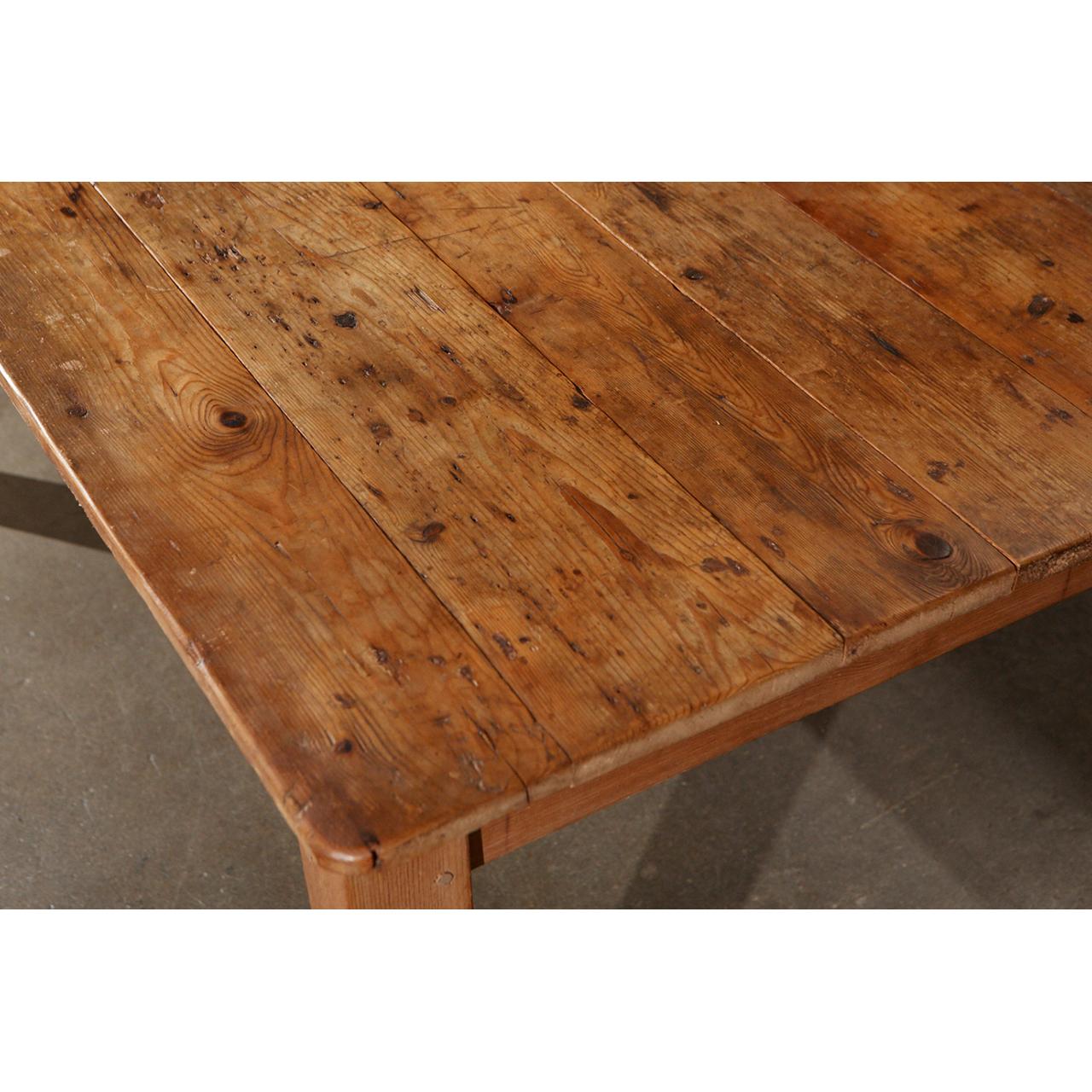 Rustic Country Pine Table In Distressed Condition In Culver City, CA