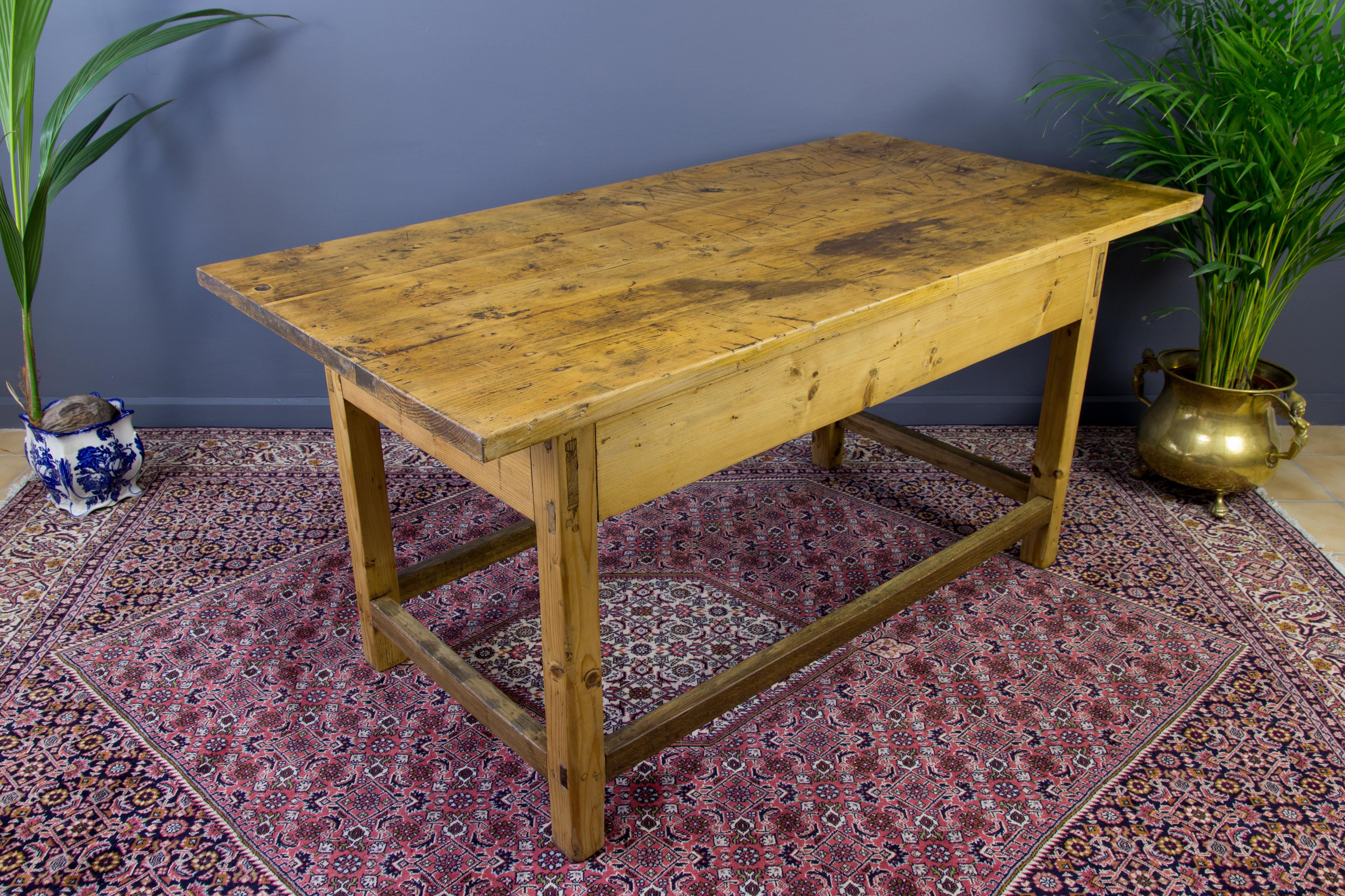 Rustic Country Style Baltic Pine Table, circa 1930s For Sale 1