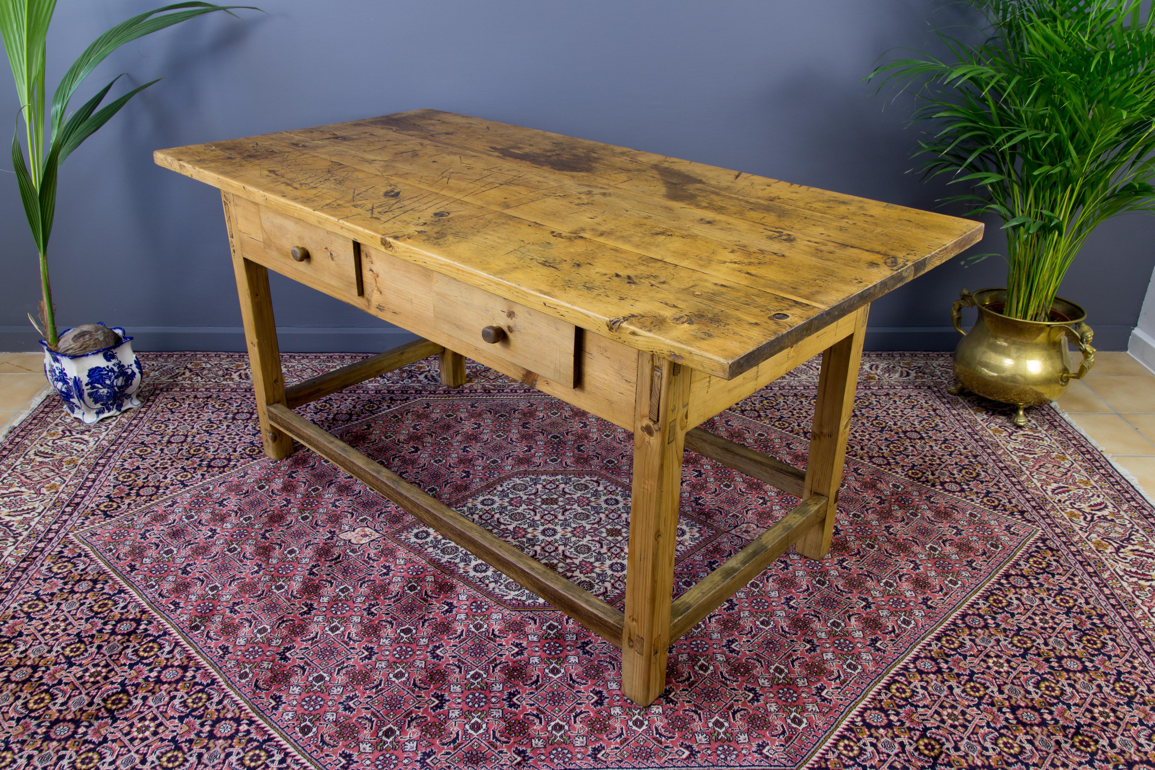 Rustic Country Style Baltic Pine Table, circa 1930s For Sale 3