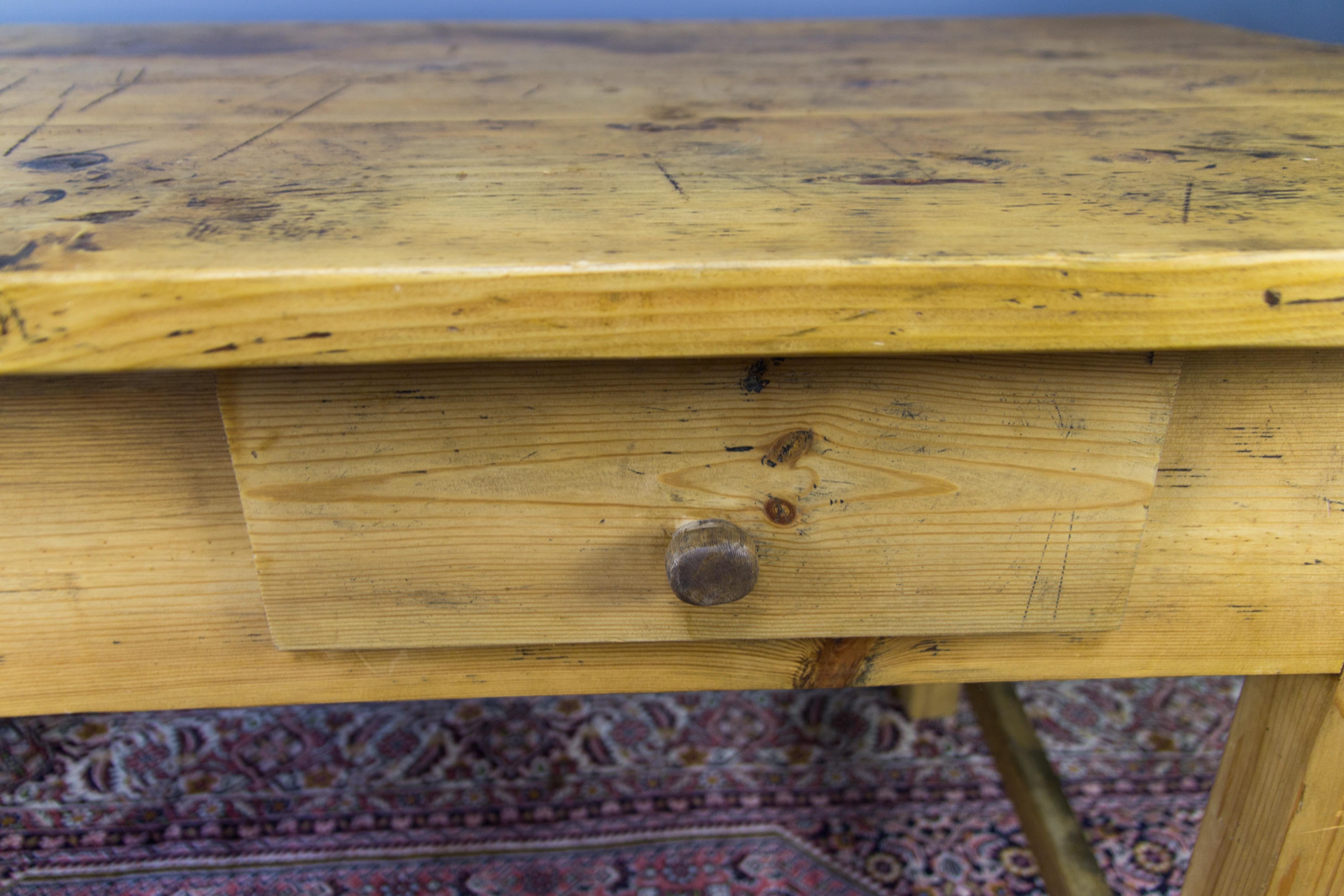 Rustic Country Style Baltic Pine Table, circa 1930s For Sale 6