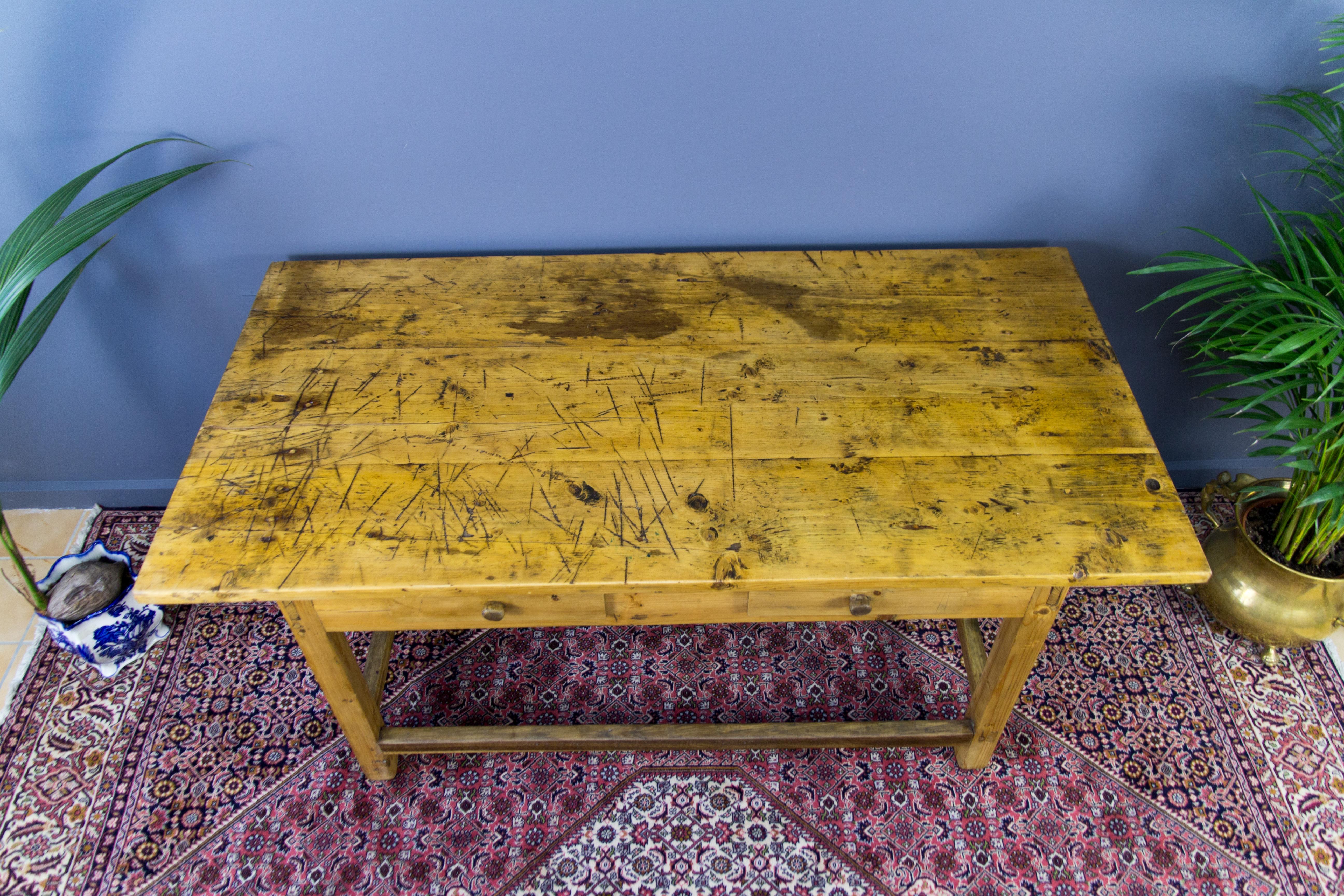 Rustic Country Style Baltic Pine Table, circa 1930s For Sale 7