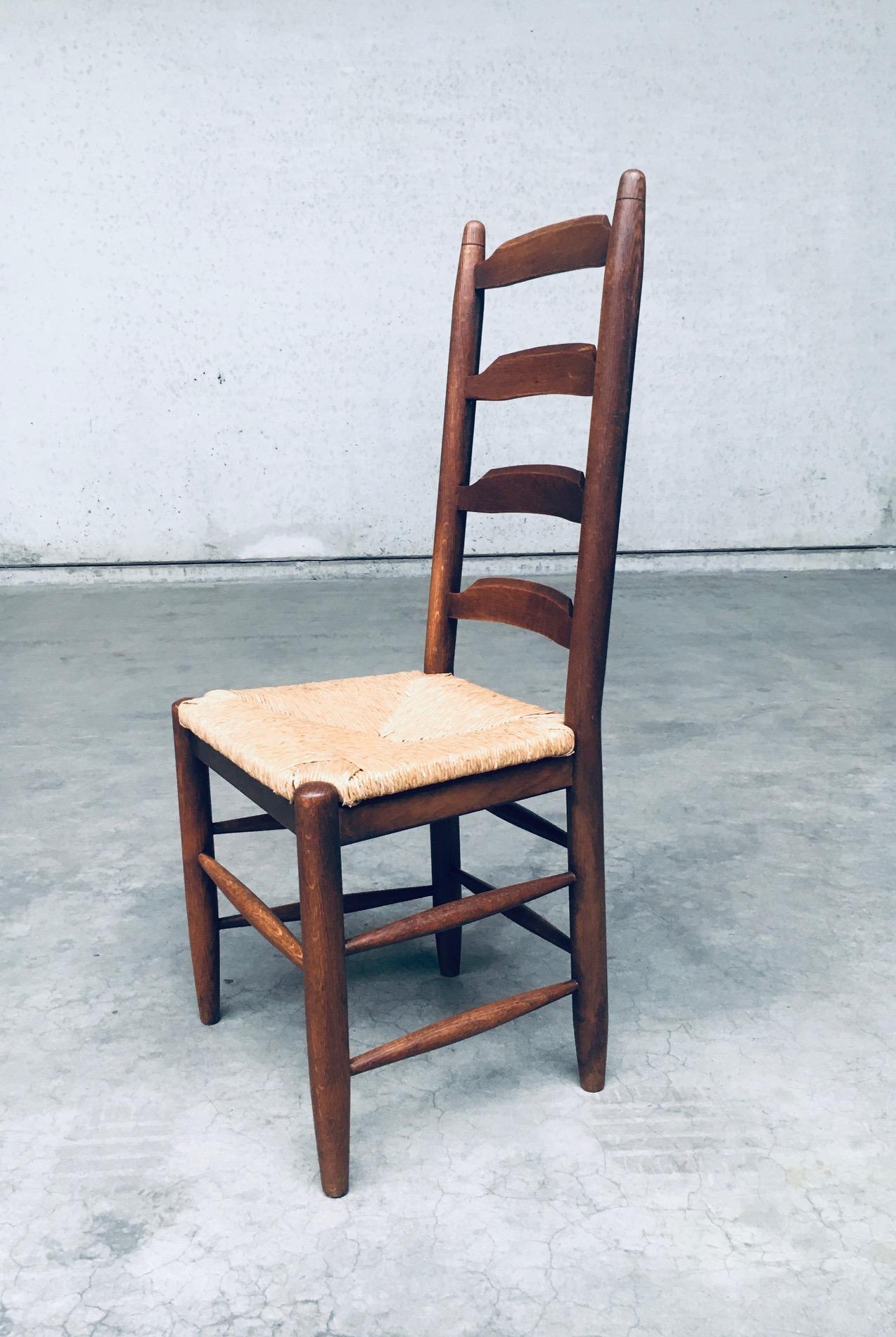 Set di sedie da pranzo Rustic Design con schienale a scaletta in Oak e giunco, Belgio anni '60 in vendita 3