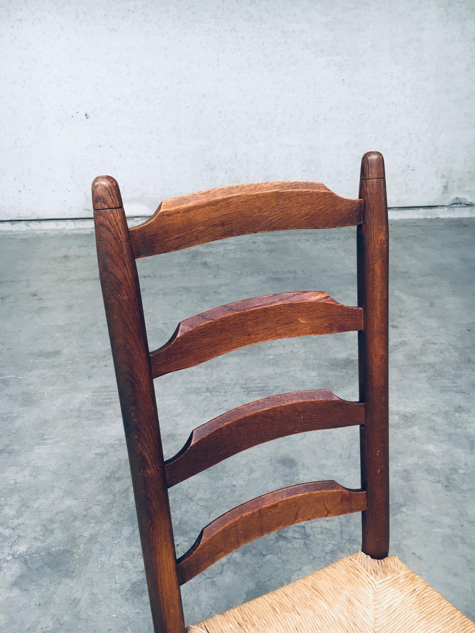 Set di sedie da pranzo Rustic Design con schienale a scaletta in Oak e giunco, Belgio anni '60 in vendita 5