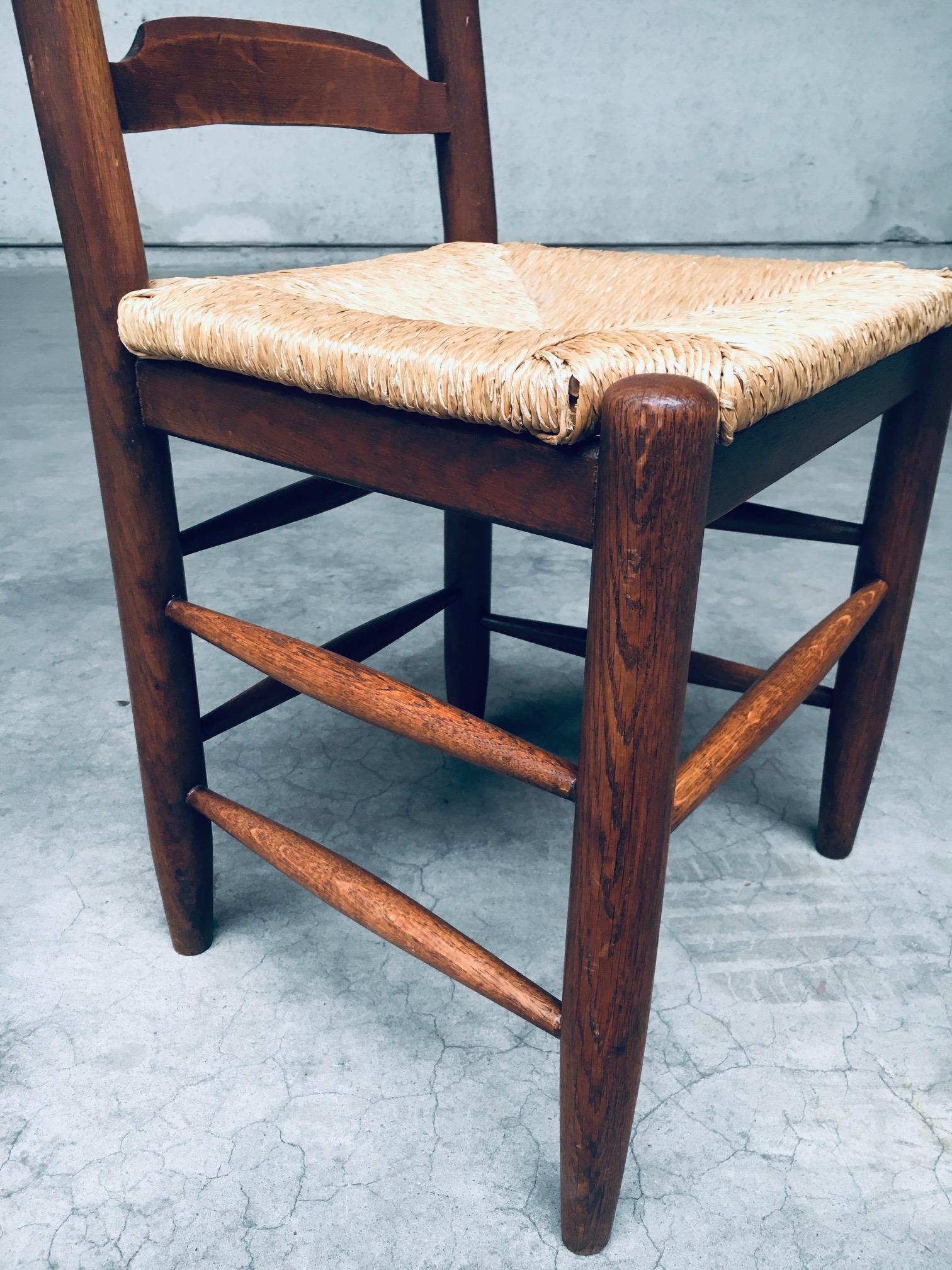 Set di sedie da pranzo Rustic Design con schienale a scaletta in Oak e giunco, Belgio anni '60 in vendita 10