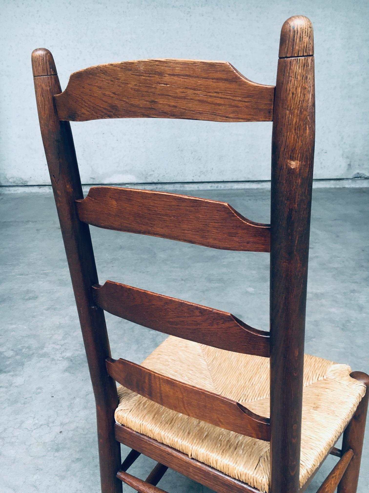 Set di sedie da pranzo Rustic Design con schienale a scaletta in Oak e giunco, Belgio anni '60 in vendita 11