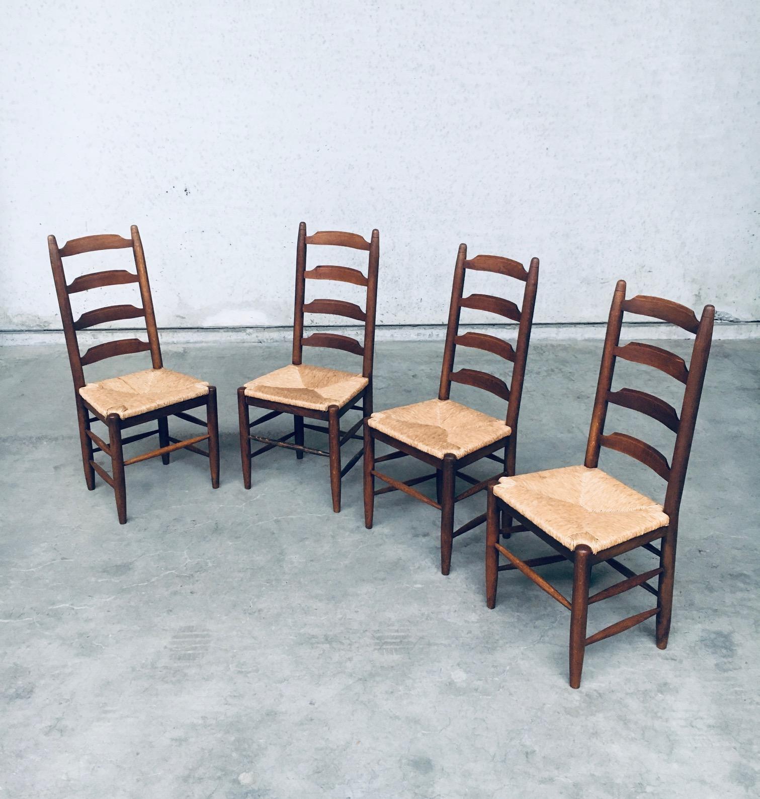 Rustico Set di sedie da pranzo Rustic Design con schienale a scaletta in Oak e giunco, Belgio anni '60 in vendita
