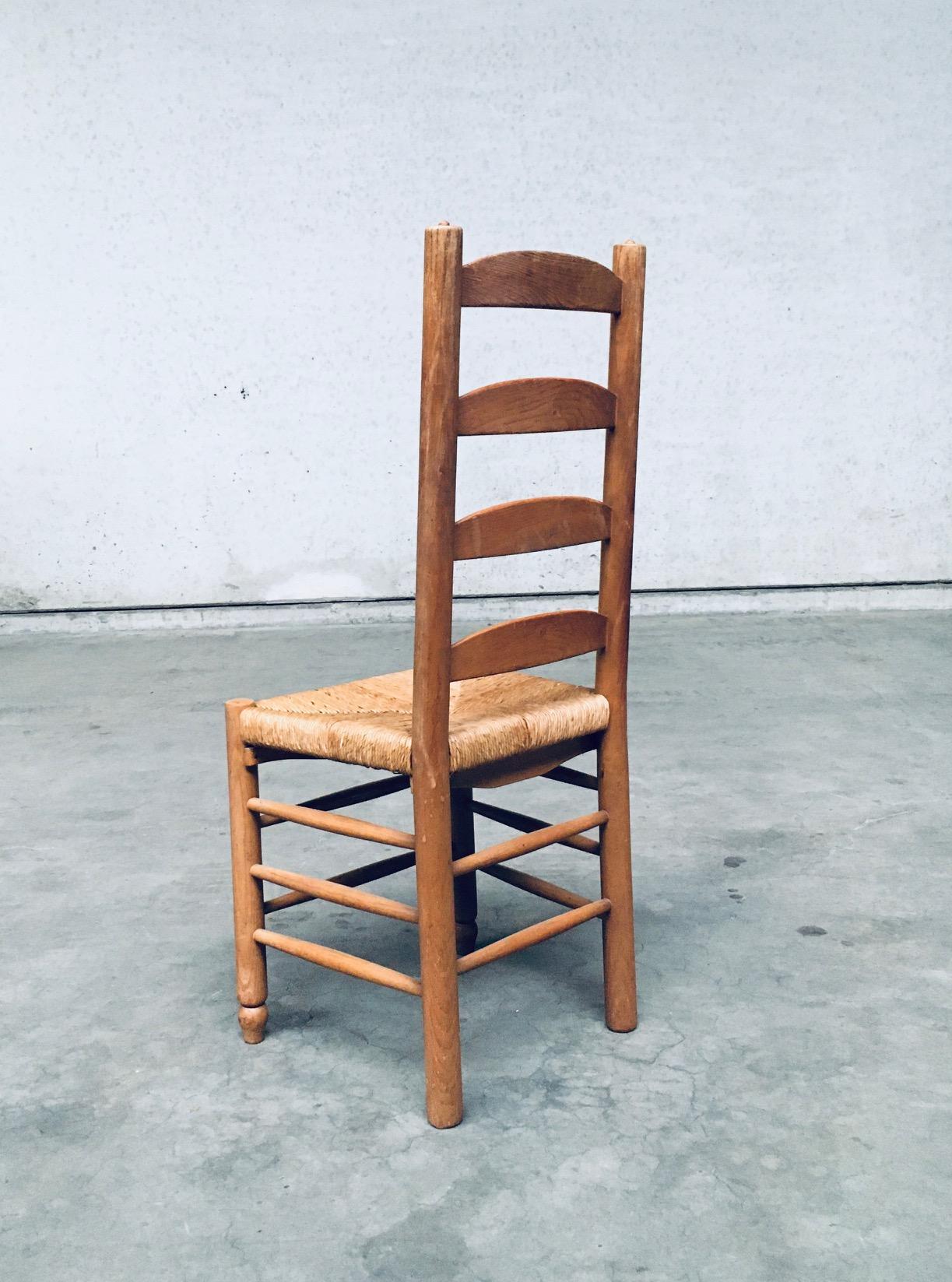 Sedie da pranzo con schienale alto in Oak e giunco di Rustic Design, Belgio anni '50 in vendita 3