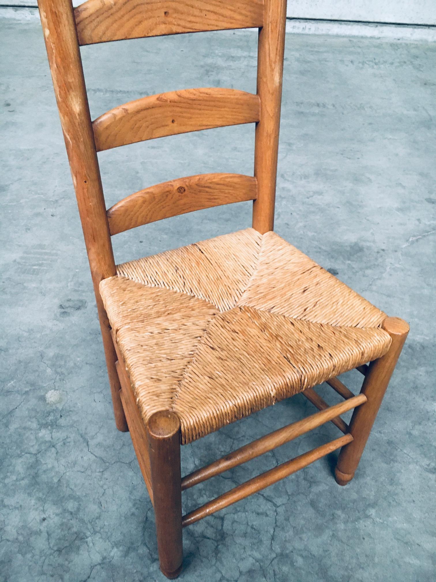 Sedie da pranzo con schienale alto in Oak e giunco di Rustic Design, Belgio anni '50 in vendita 5