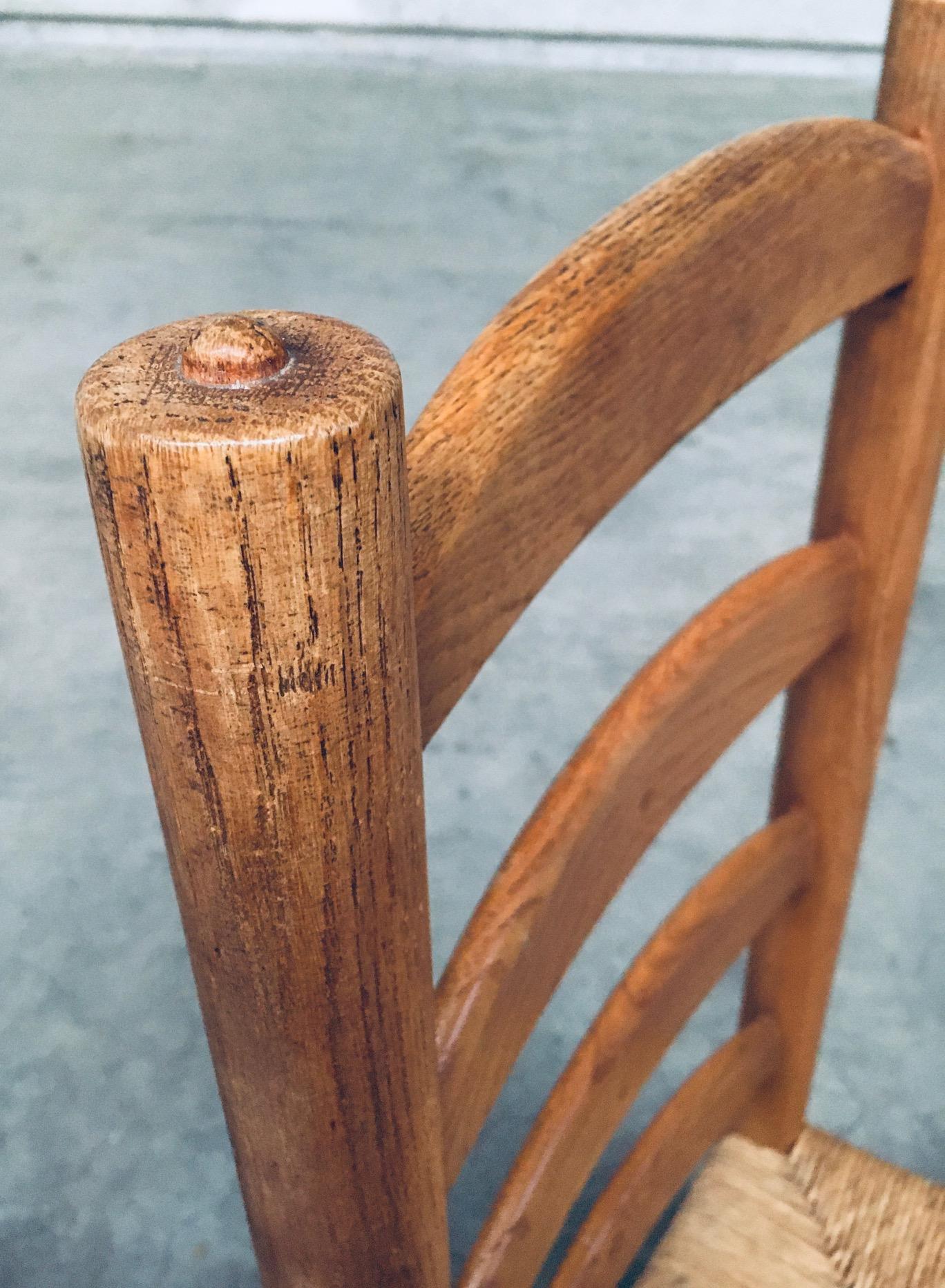 Sedie da pranzo con schienale alto in Oak e giunco di Rustic Design, Belgio anni '50 in vendita 13