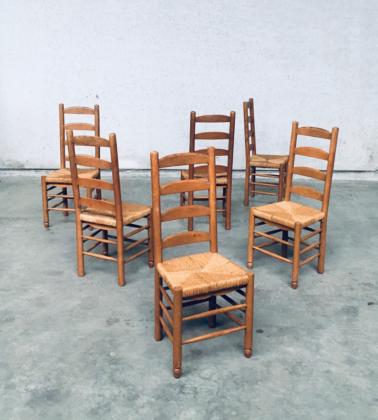 Metà XX secolo Sedie da pranzo con schienale alto in Oak e giunco di Rustic Design, Belgio anni '50 in vendita
