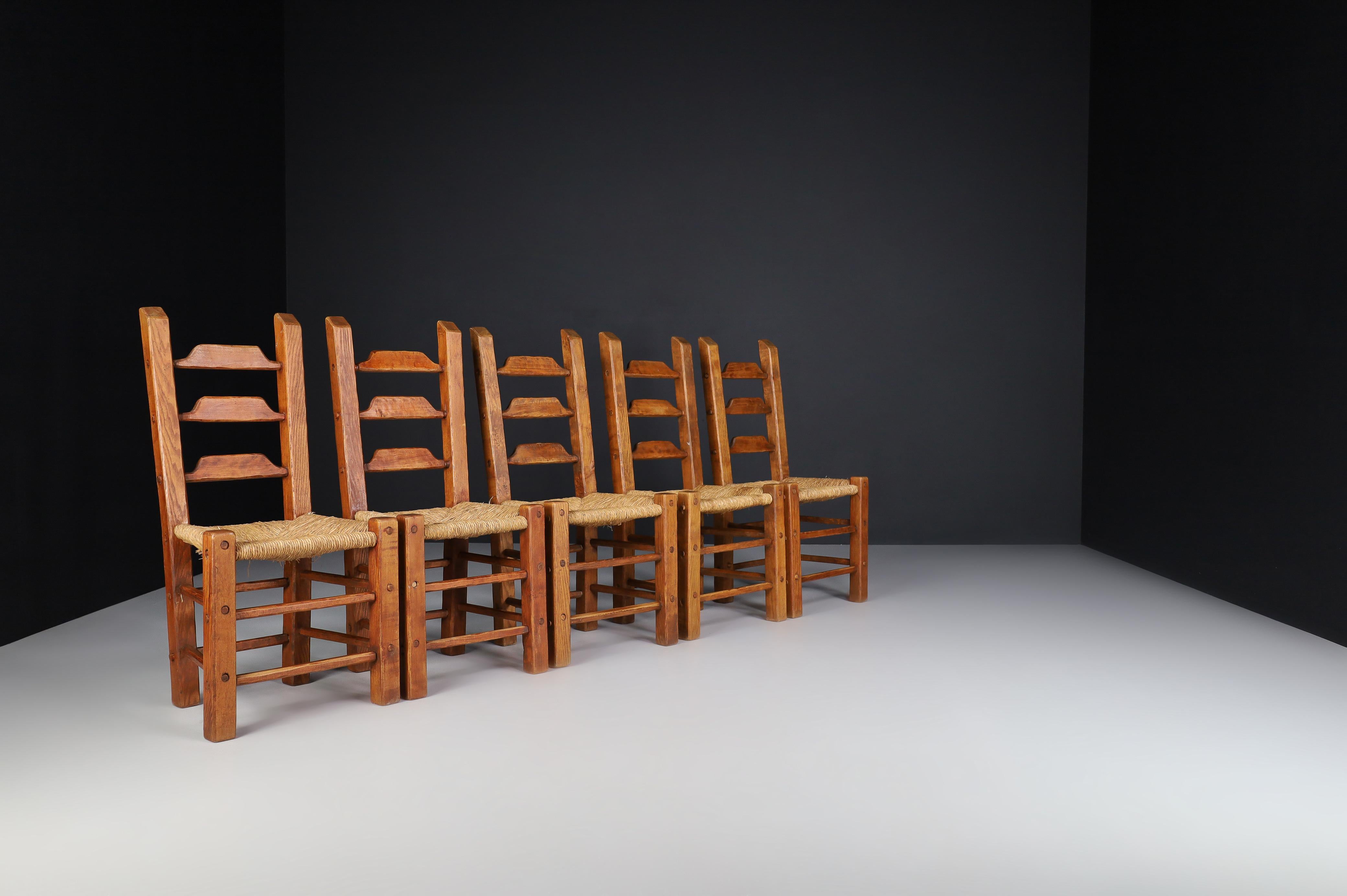 20th Century Rustic Dining Chairs in Oak and Rush, Spain, 1960s   For Sale