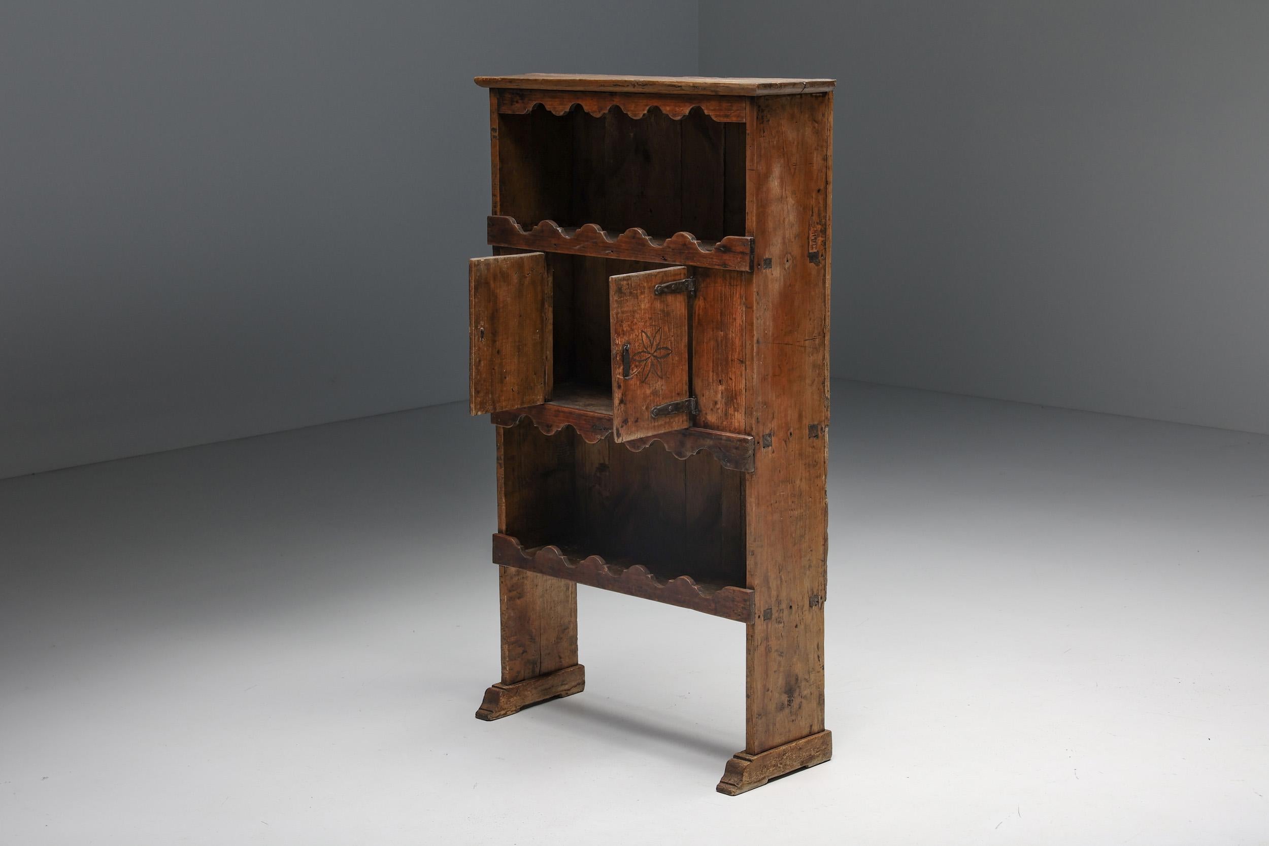 Rustic Dressoir, Flower Pattern, French Craftsmanship, 19th Century In Good Condition In Antwerp, BE