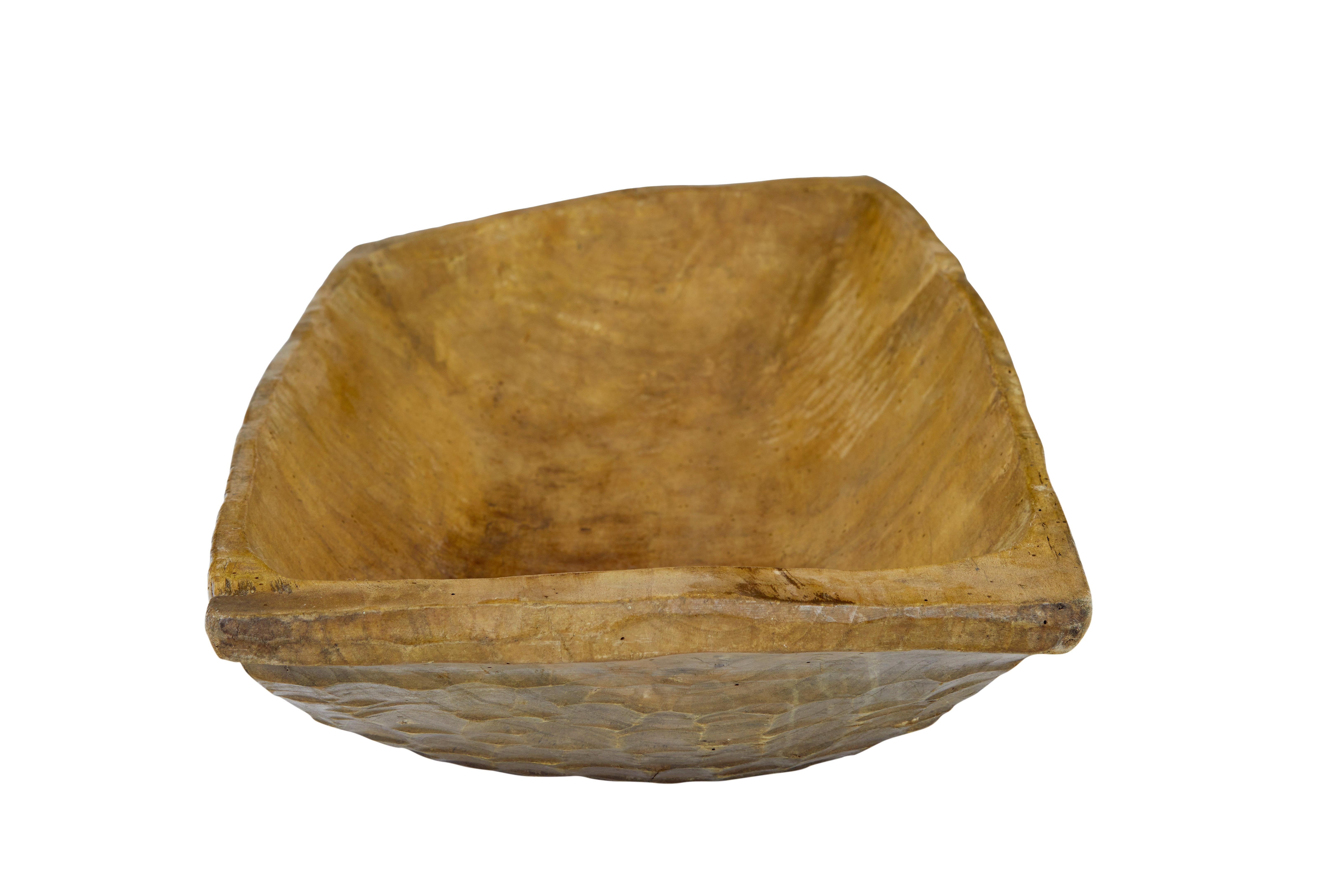 Servidor rústico de madera excavada Húngaro en venta