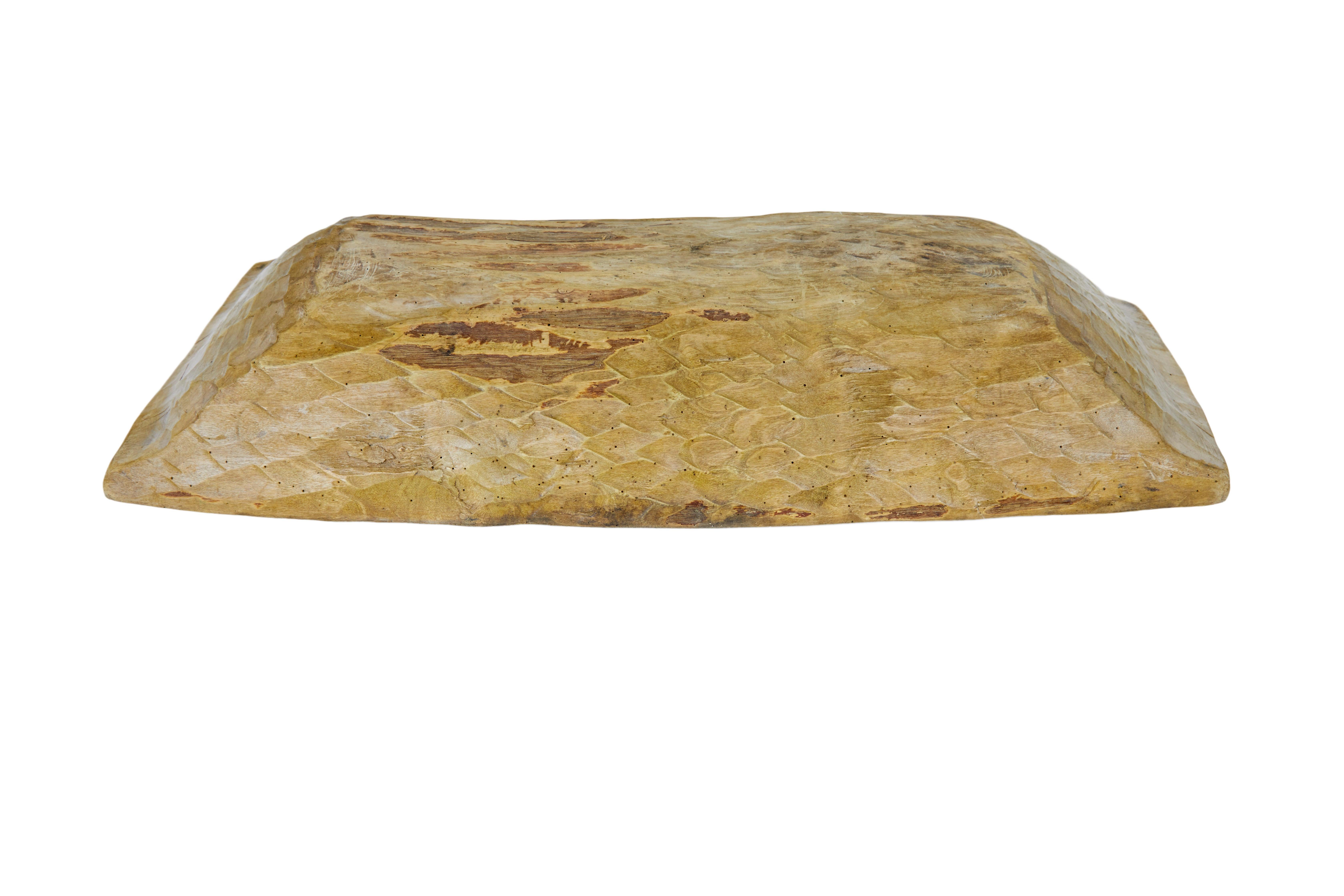Servidor rústico de madera excavada siglo XX en venta