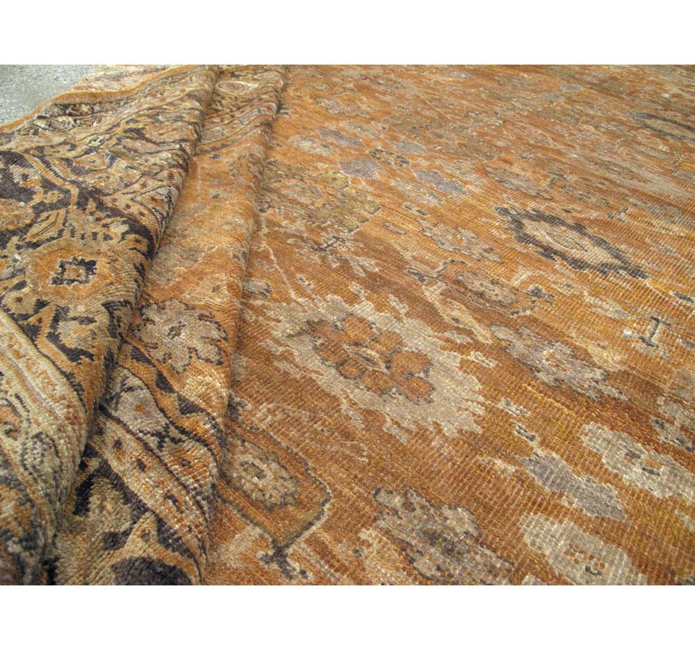 Rustic Early 20th Century Handmade Persian Mahal Room Size Carpet For Sale 5