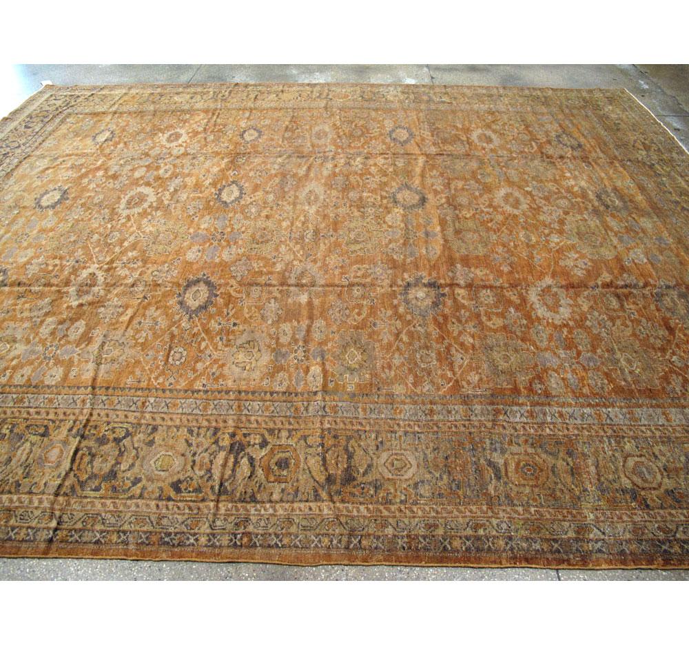 Rustic Early 20th Century Handmade Persian Mahal Room Size Carpet For Sale 3