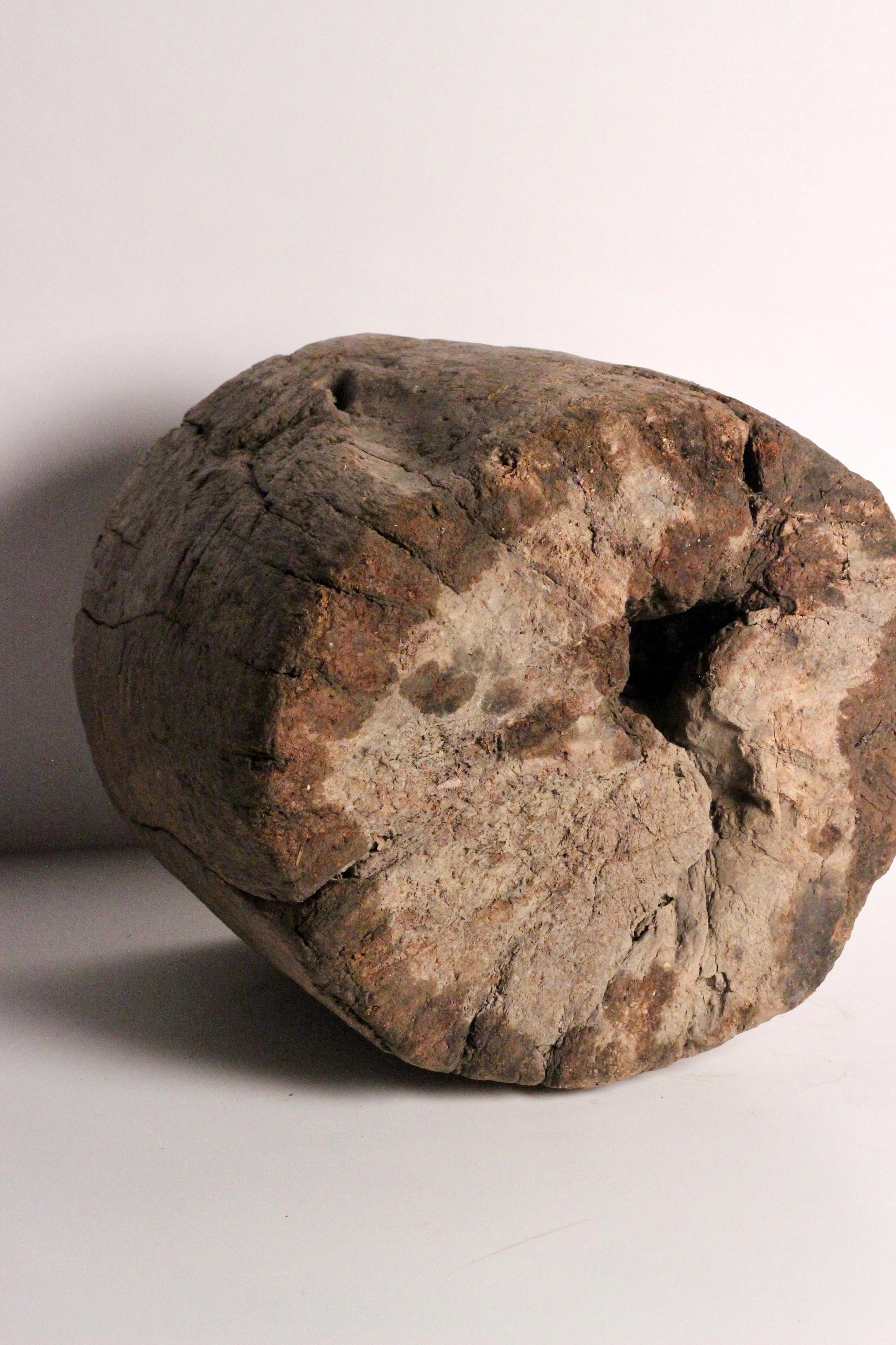 Rustic Elm Wooden Large Mortar Bowl Hand Carved from One Piece of Tree Trunk In Distressed Condition For Sale In London, GB