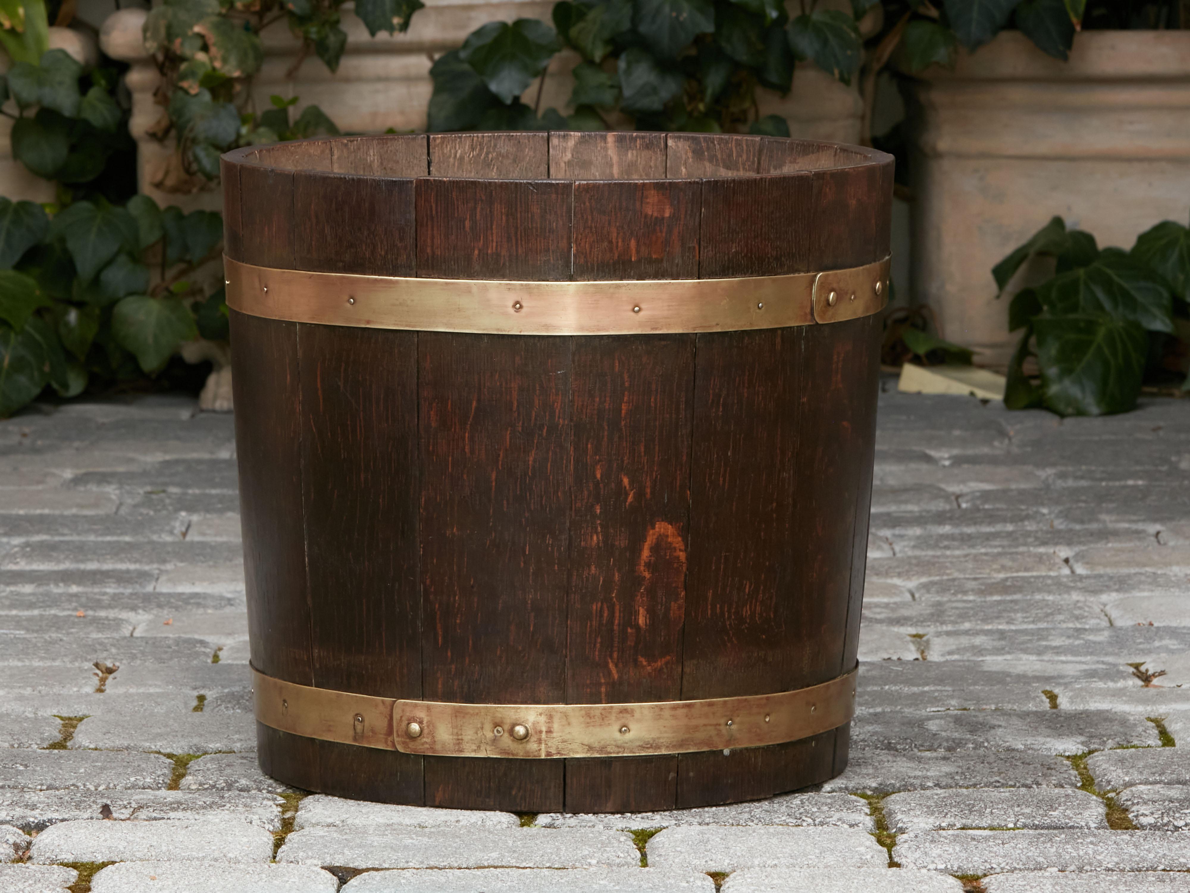 20th Century Rustic English 1900s Brass Bound Oak Bucket with Dark Brown Patina For Sale