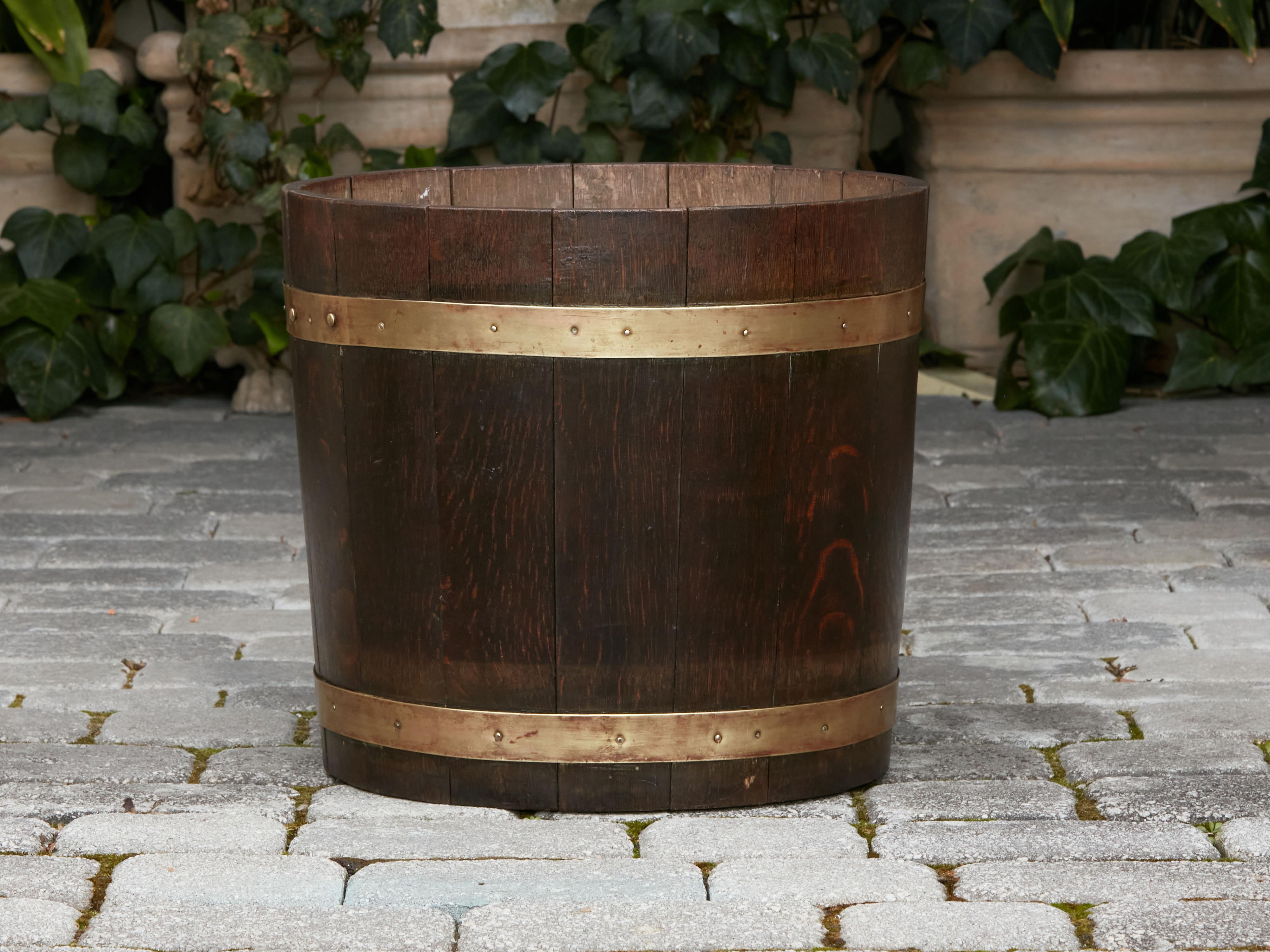 Rustic English 1900s Brass Bound Oak Bucket with Dark Brown Patina 1
