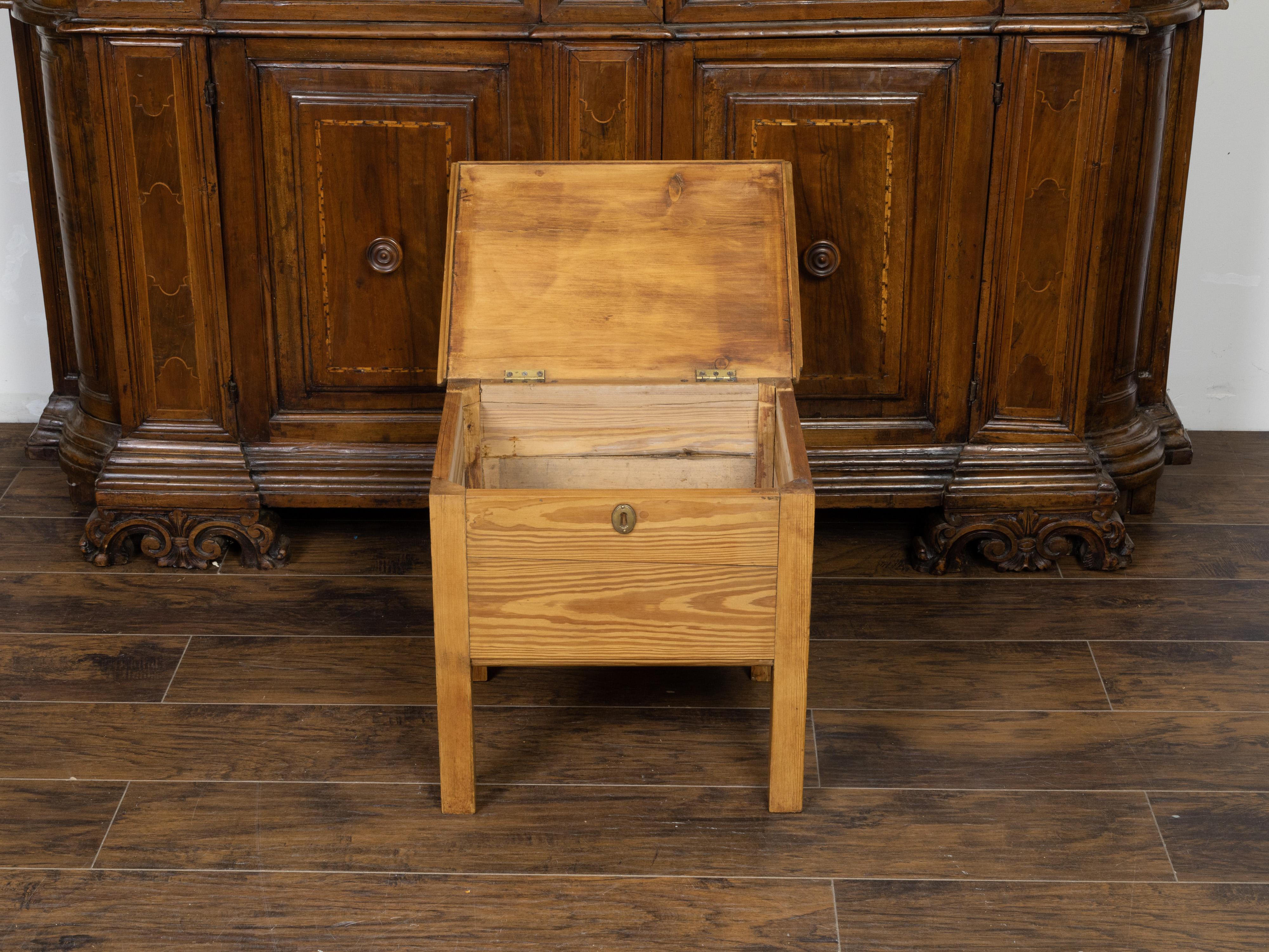 Rustic English 1900s Pine Box on Straight Legs with Weathered Patina For Sale 1
