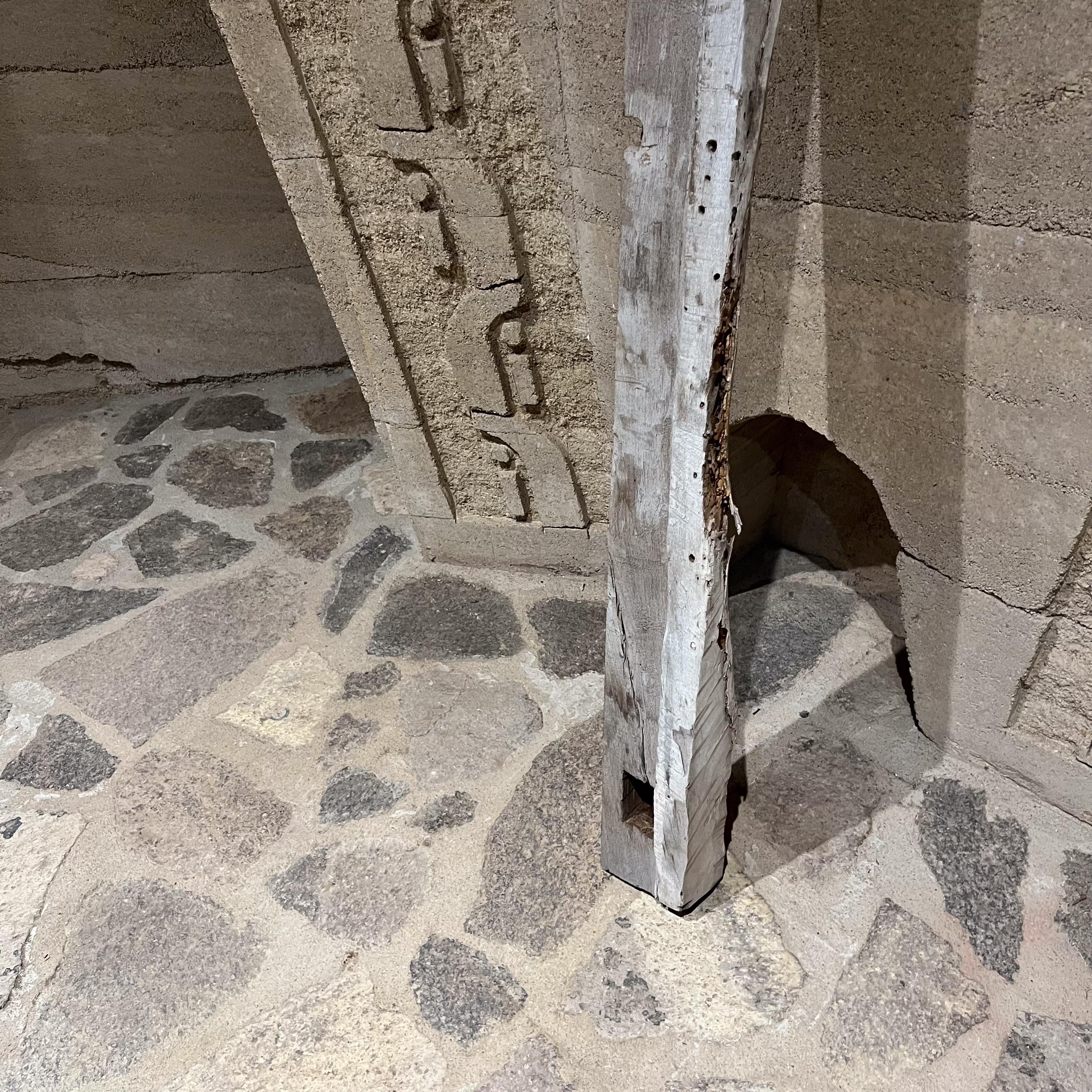 20ième siècle Planche de bois rustique de Mesquite pour porte en vente