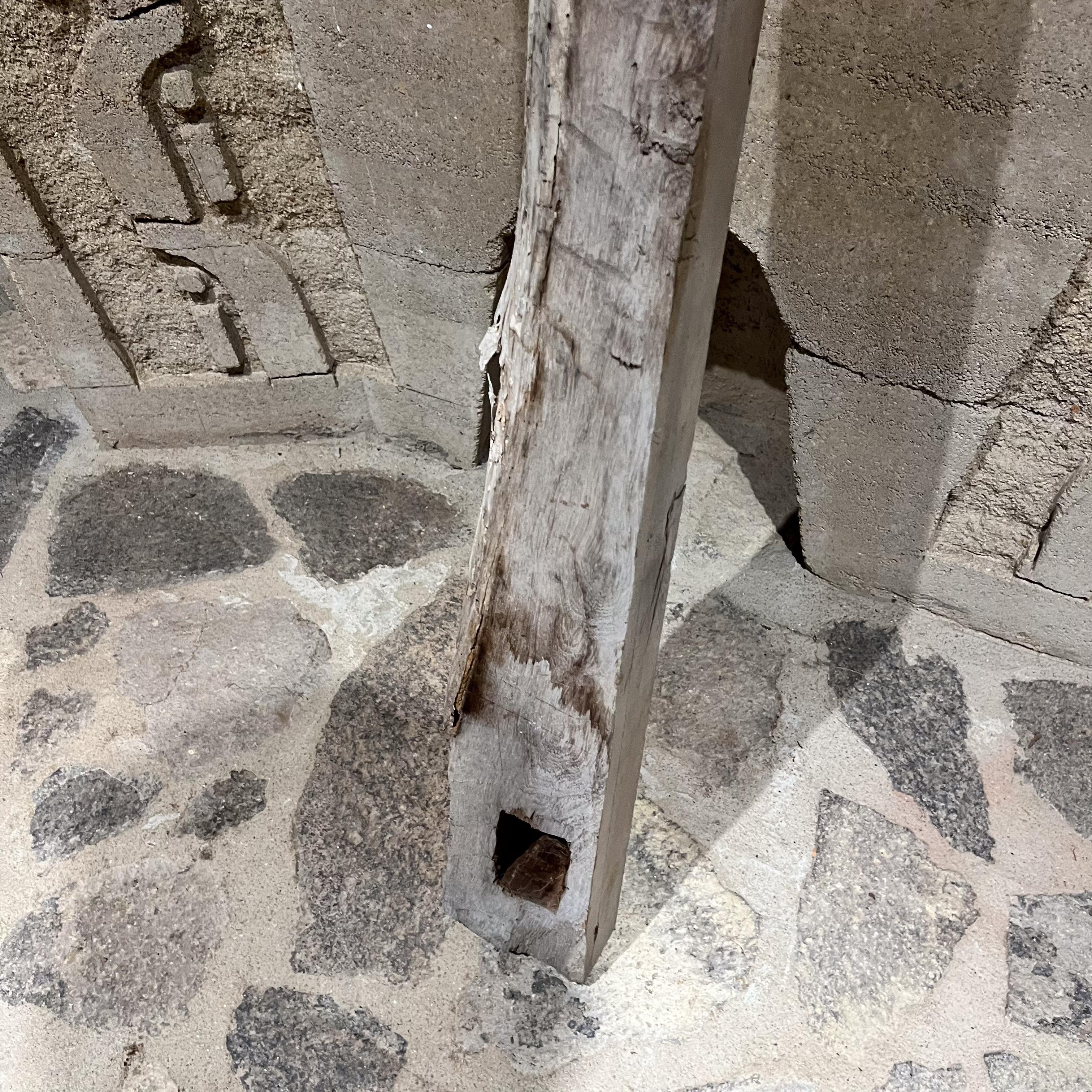 Planche de bois rustique de Mesquite pour porte en vente 3