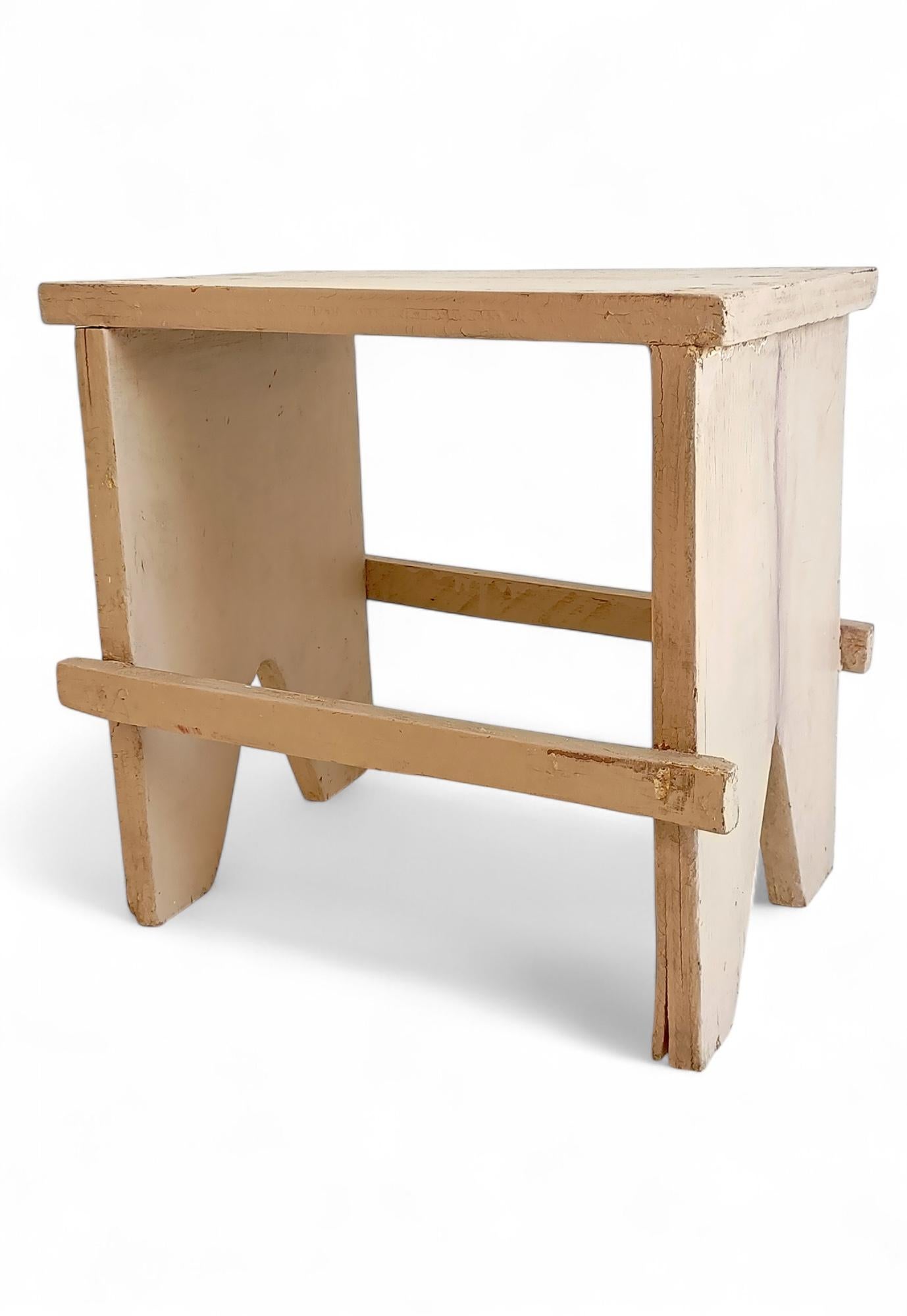 Rustikaler Bauernholzhocker oder Akzent-Beistelltisch mit Patina, Spanien, frühes 20. Jahrhundert im Angebot 6