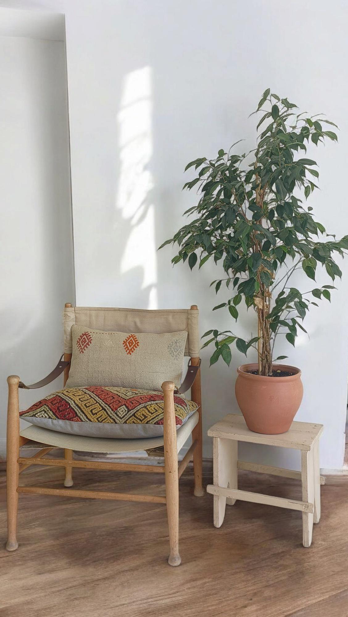 Rustikaler Bauernholzhocker oder Akzent-Beistelltisch mit Patina, Spanien, frühes 20. Jahrhundert im Angebot 8