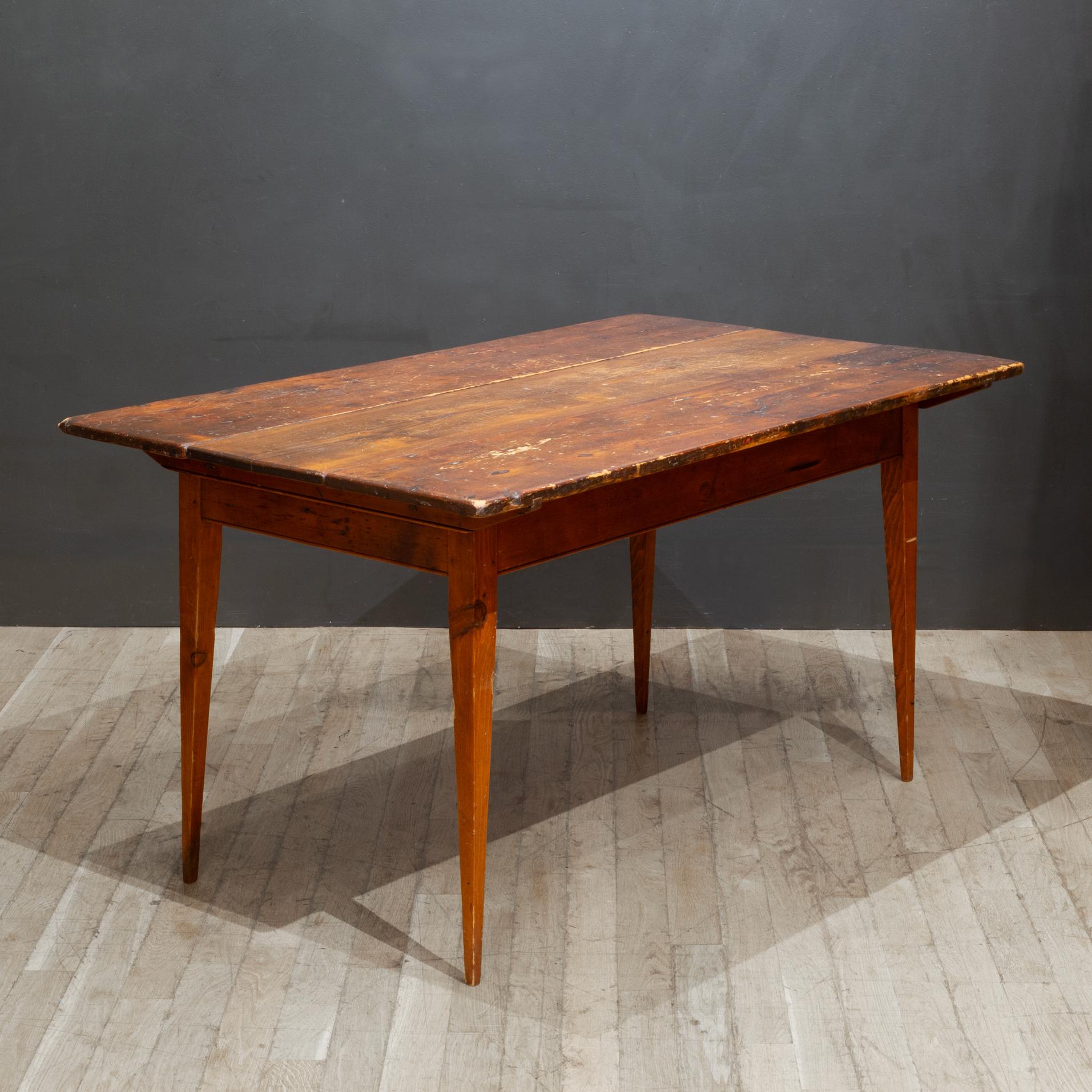 Américain Table de salle à manger rustique en vente