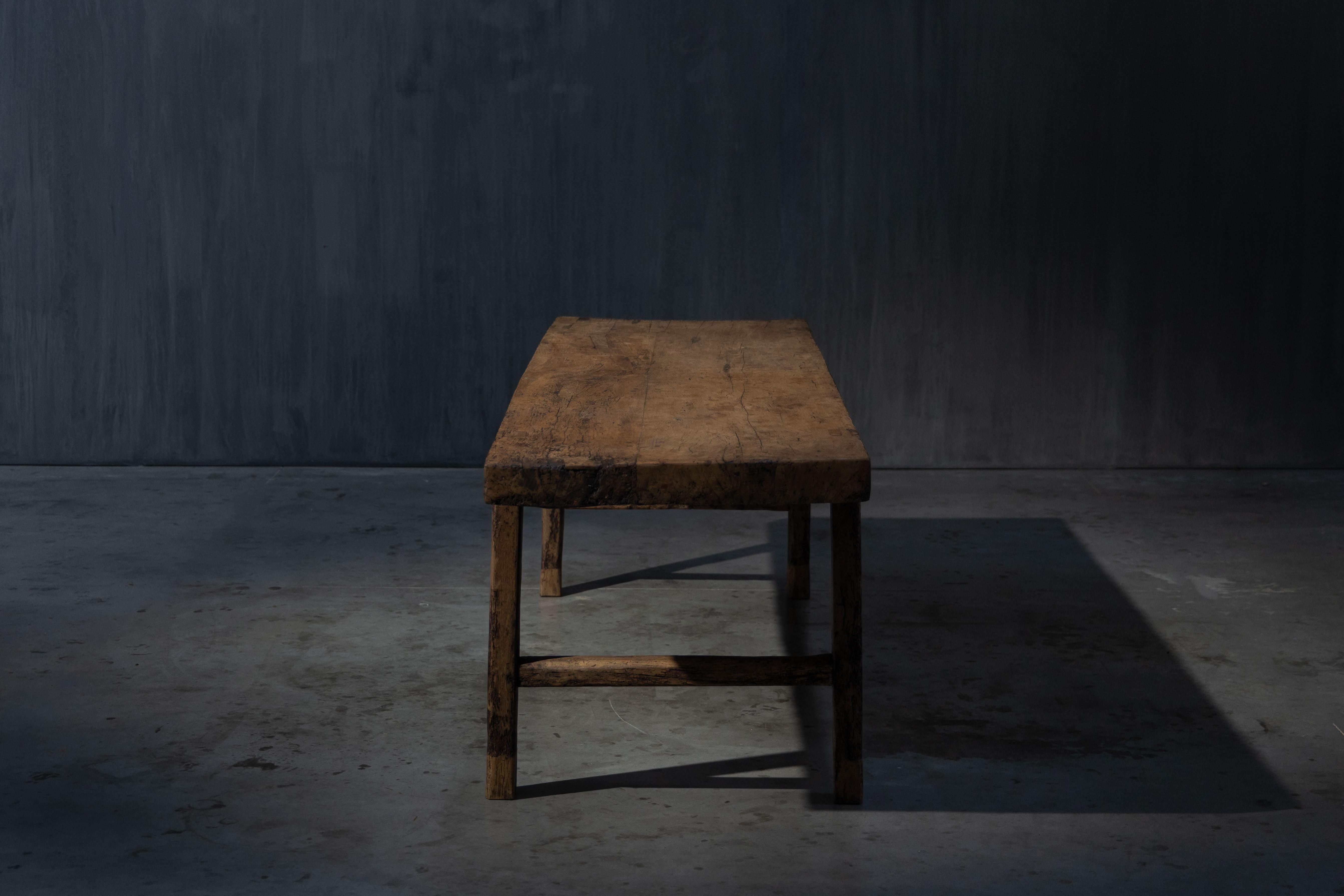 Table de salle à manger rustique, France, années 1950 en vente 5