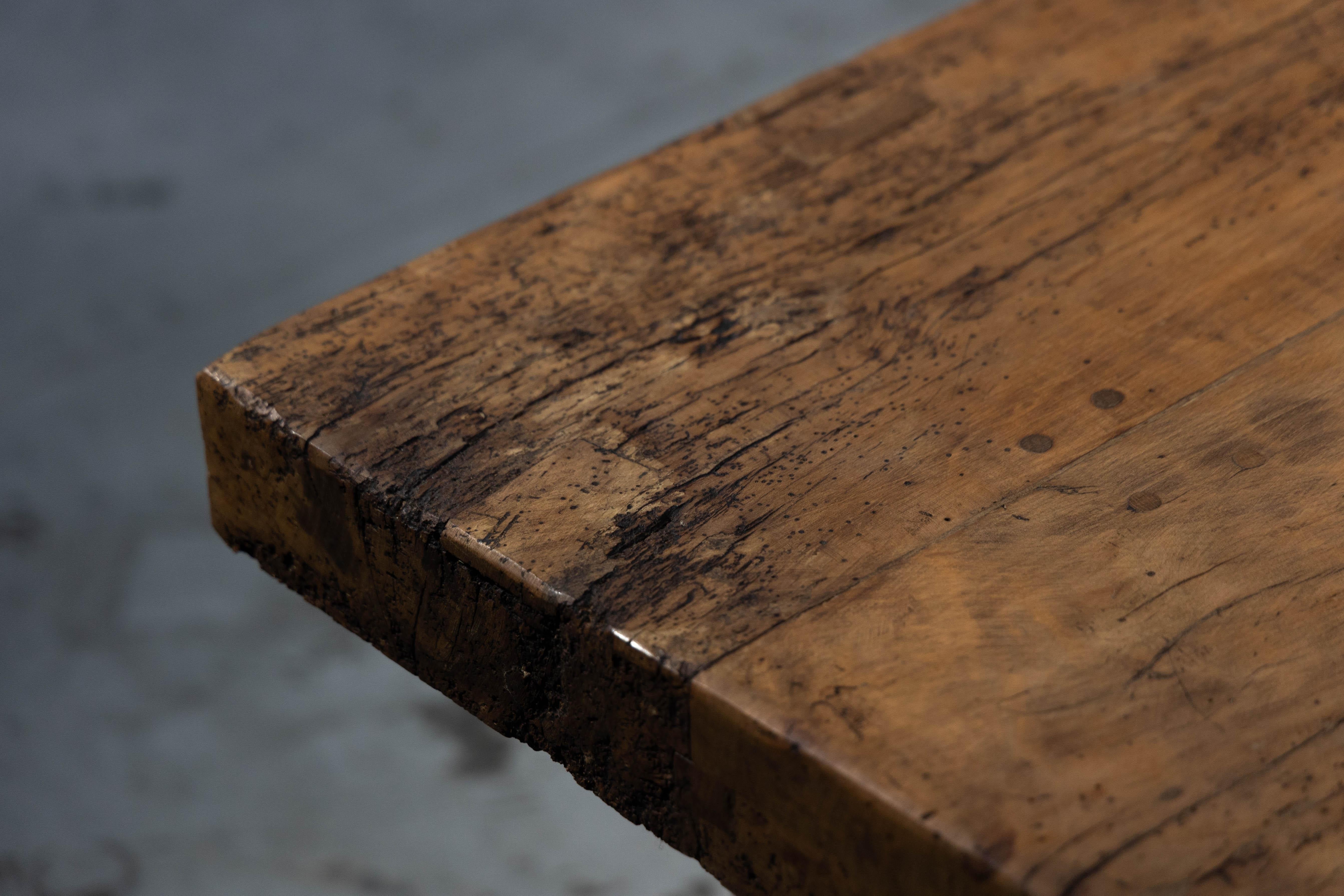 Table de salle à manger rustique, France, années 1950 en vente 8