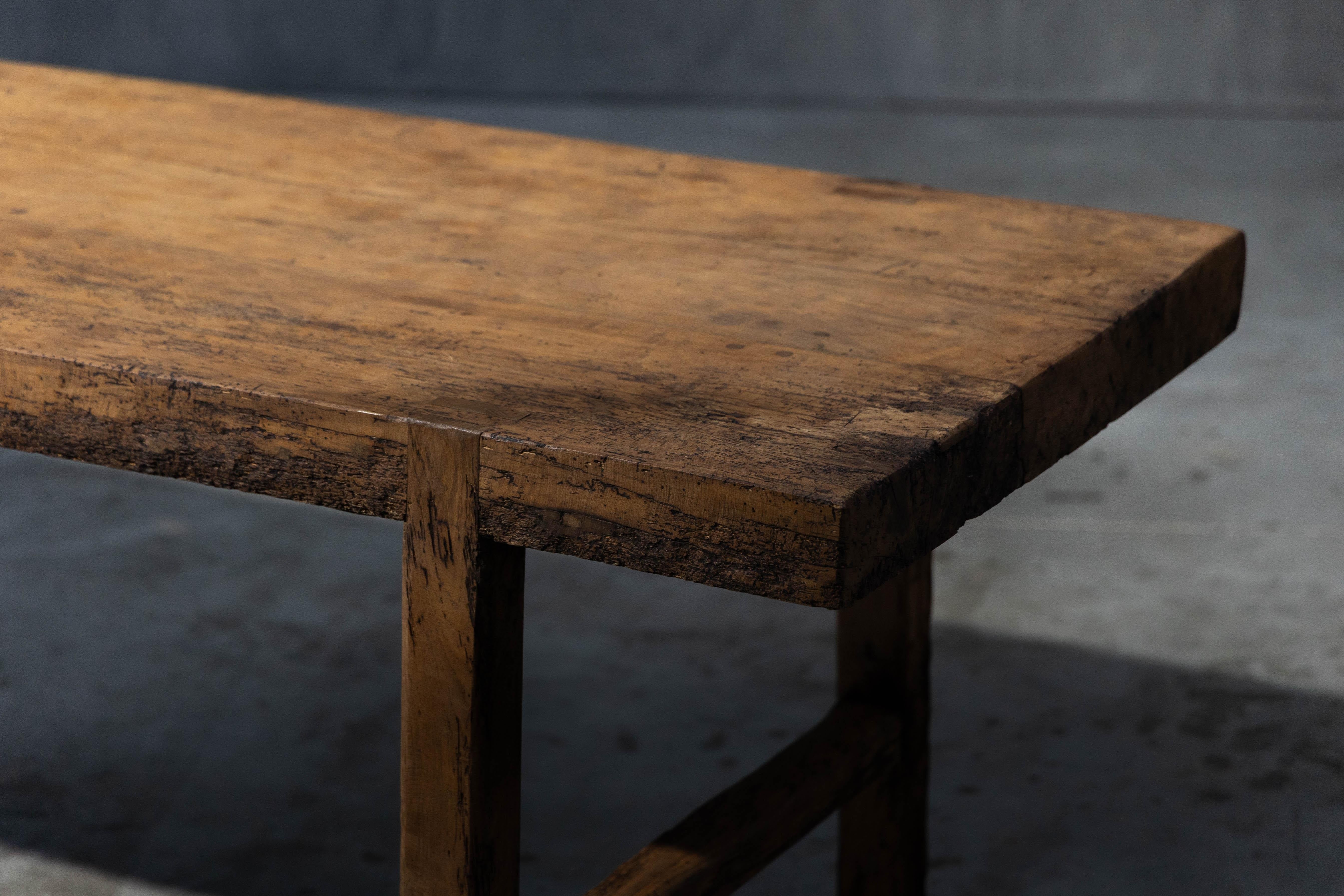 Table de salle à manger rustique, France, années 1950 en vente 1