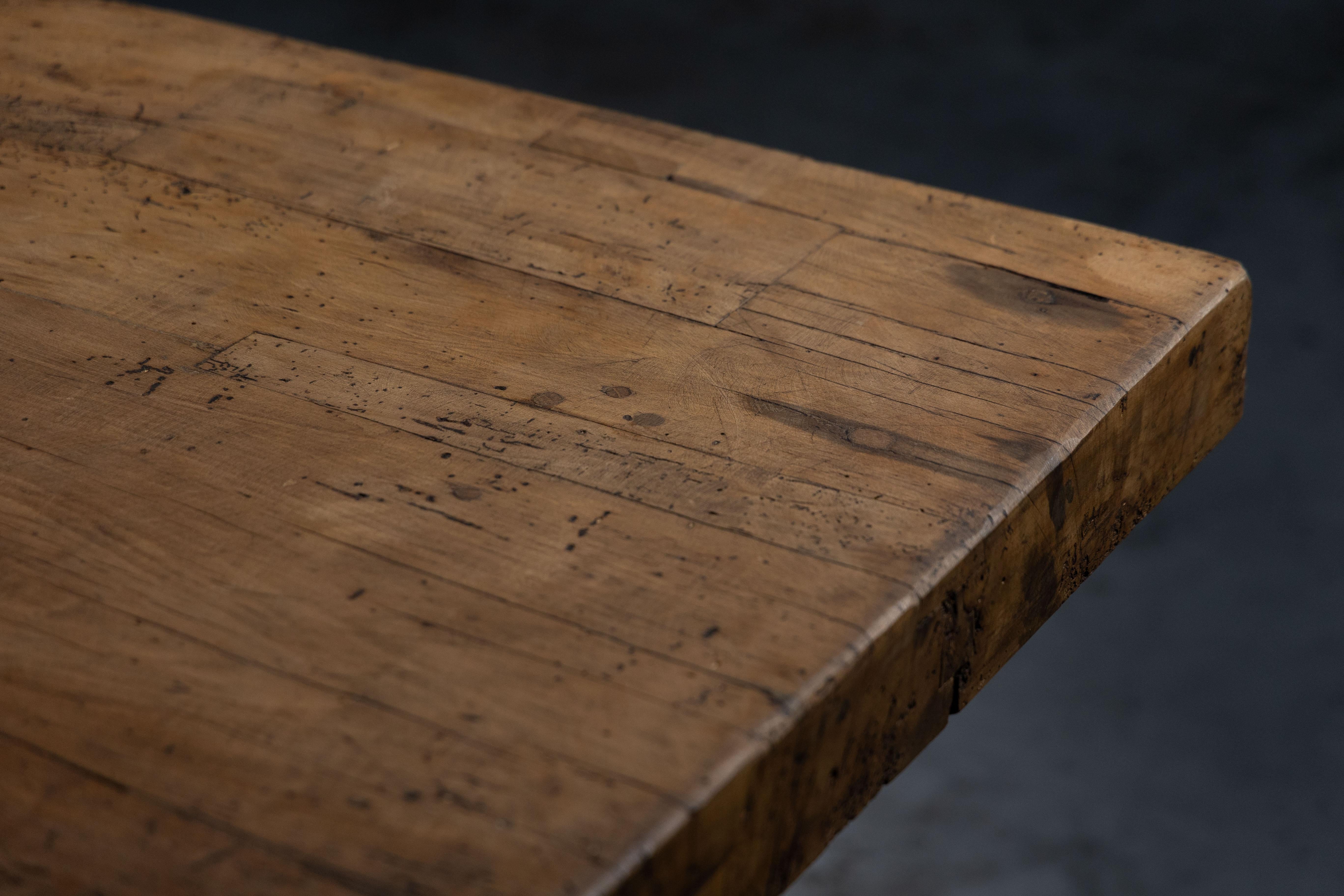Table de salle à manger rustique, France, années 1950 en vente 2