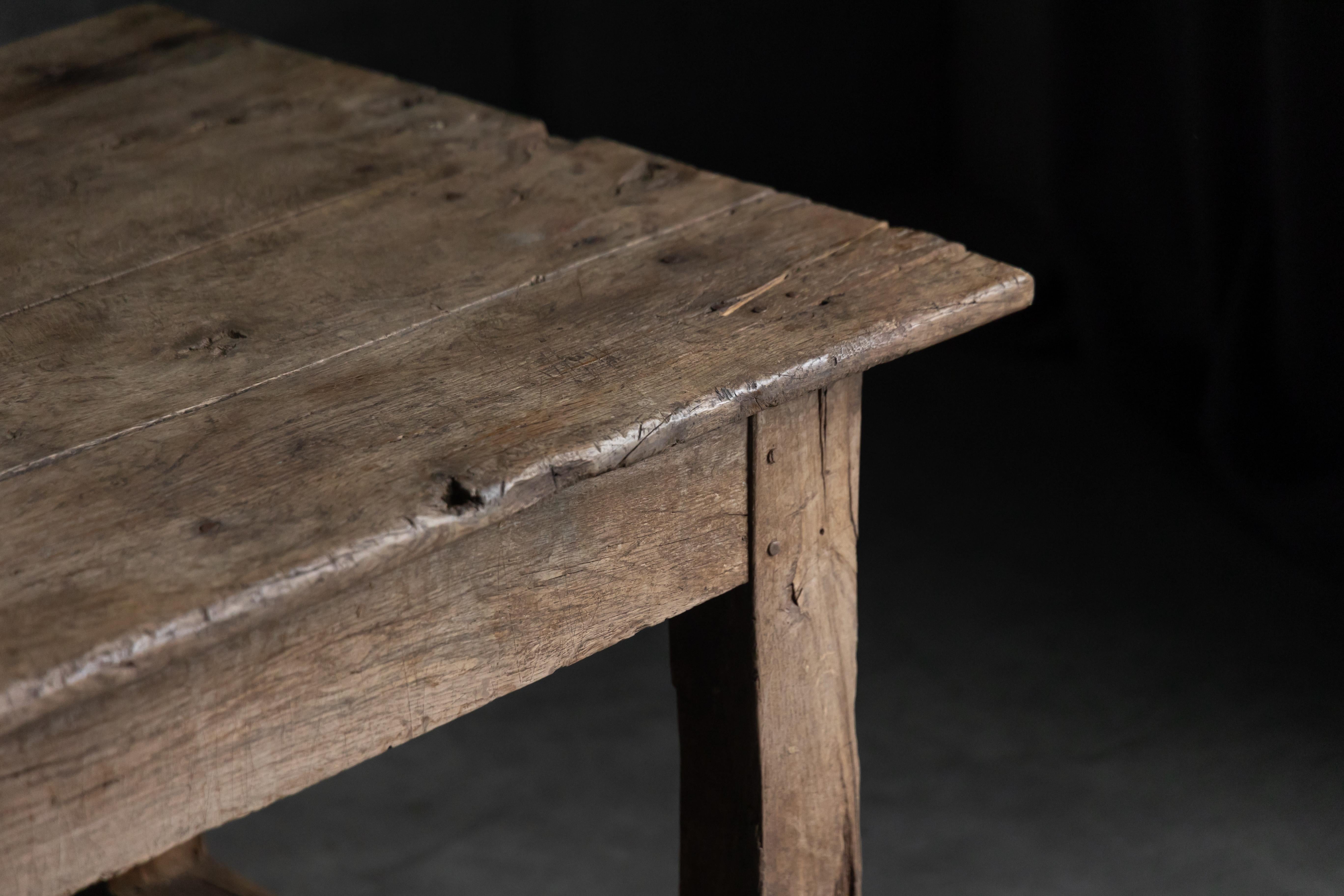 Rustic Farmhouse Dining Table, France, 19th Century Bon état - En vente à Antwerp, BE