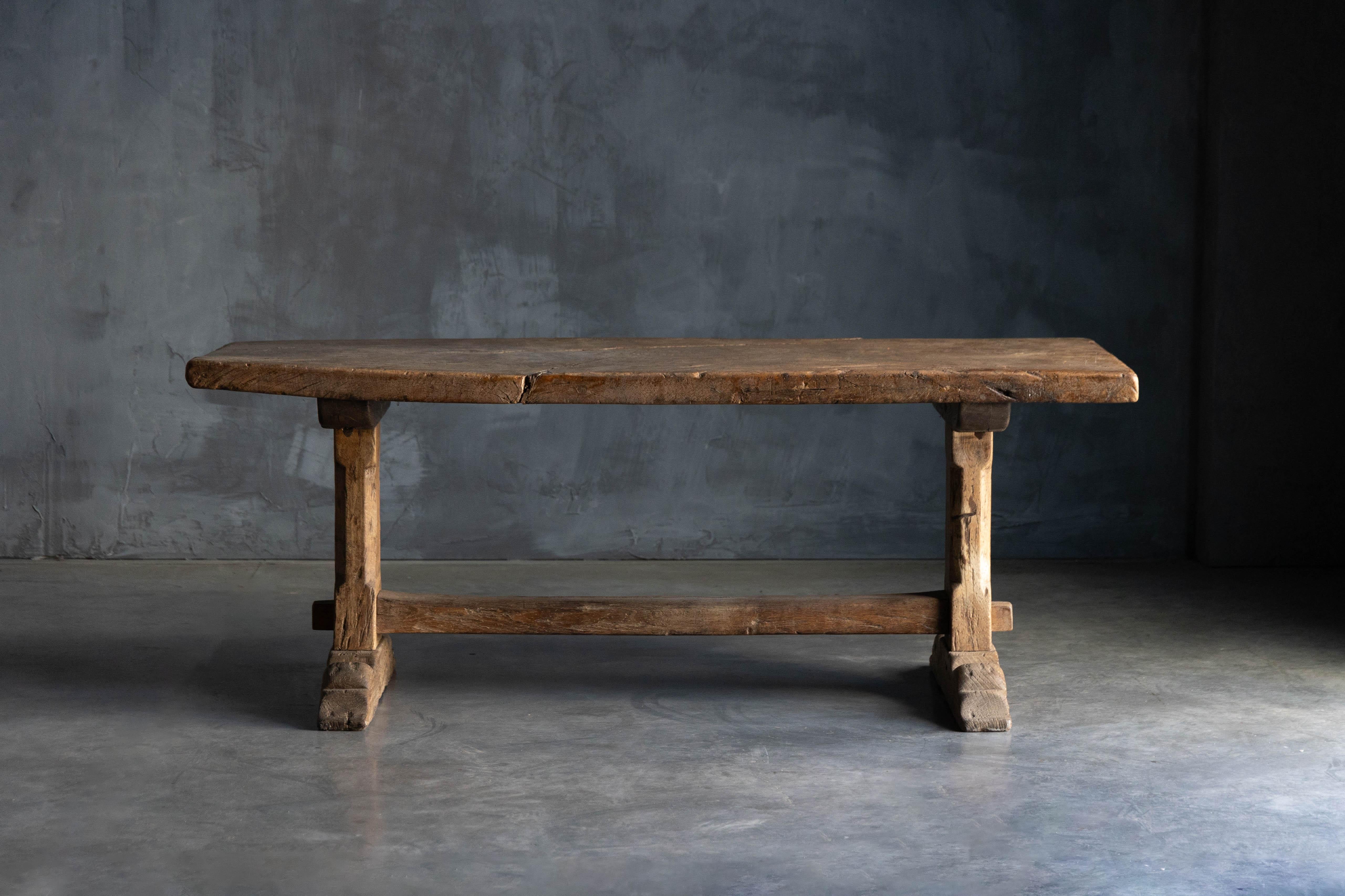 Table à manger de ferme rustique, France, début du 20e siècle en vente 4