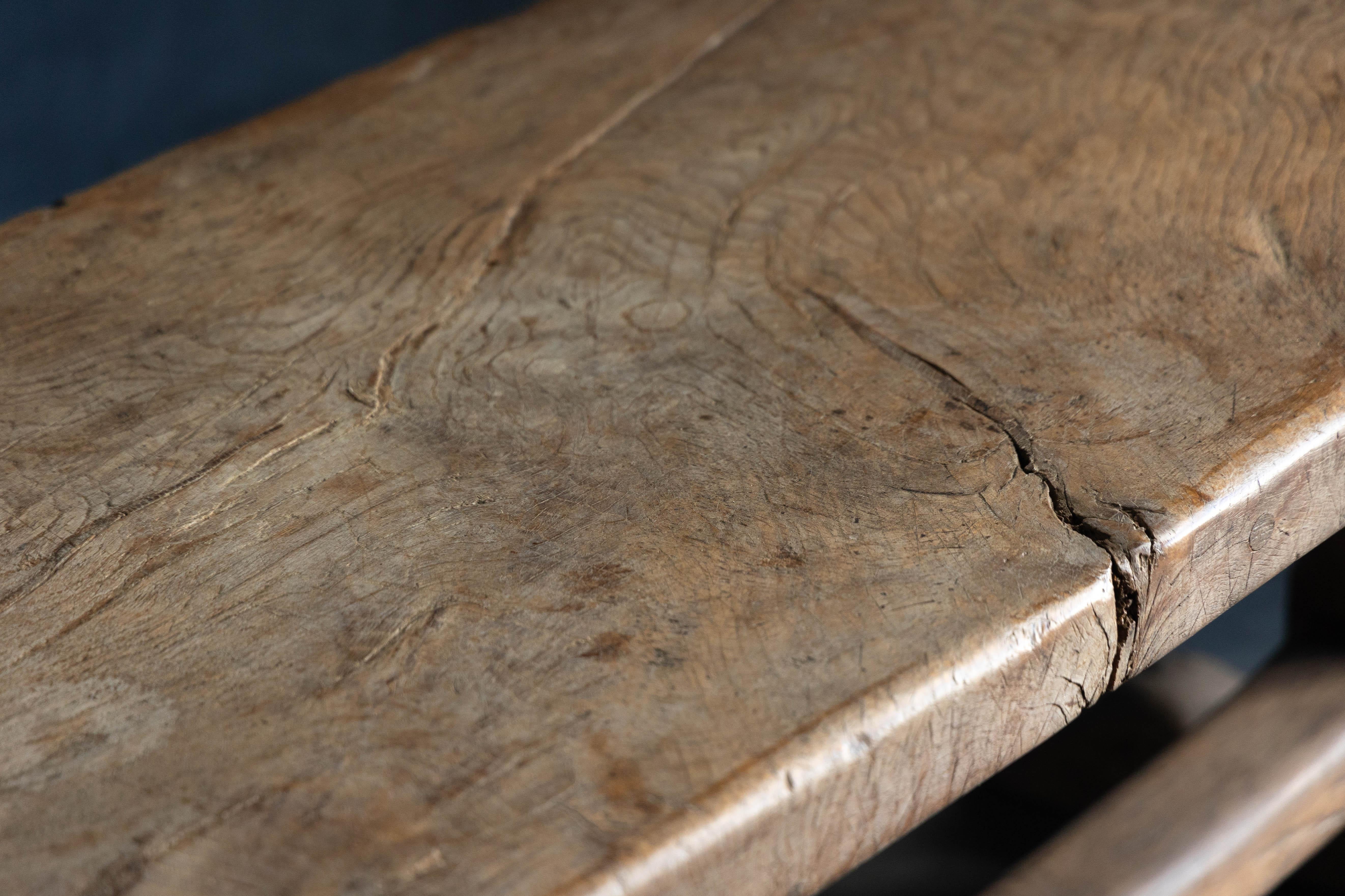Table à manger de ferme rustique, France, début du 20e siècle Excellent état - En vente à Antwerp, BE