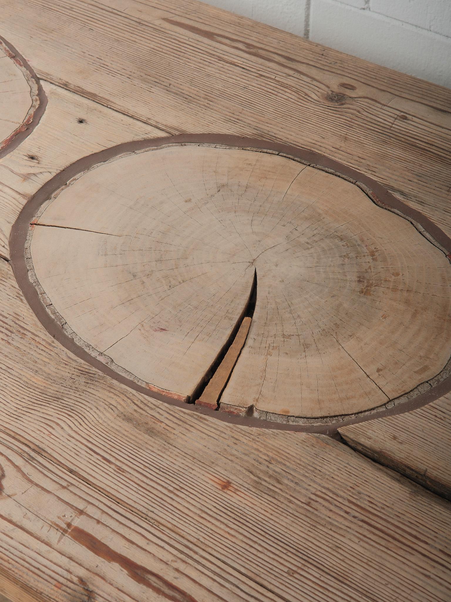 Bois Table de salle à manger rustique avec incrustations de tranches de Wood Wood Nature et base peinte en vente
