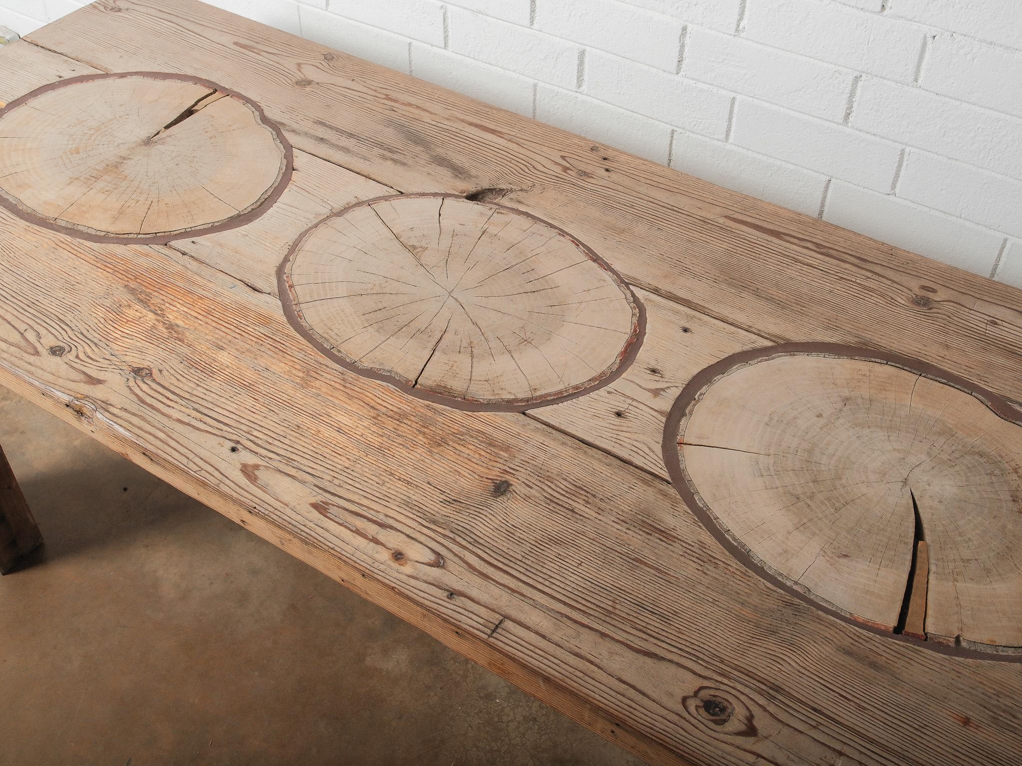 Table de salle à manger rustique avec incrustations de tranches de Wood Wood Nature et base peinte en vente 2