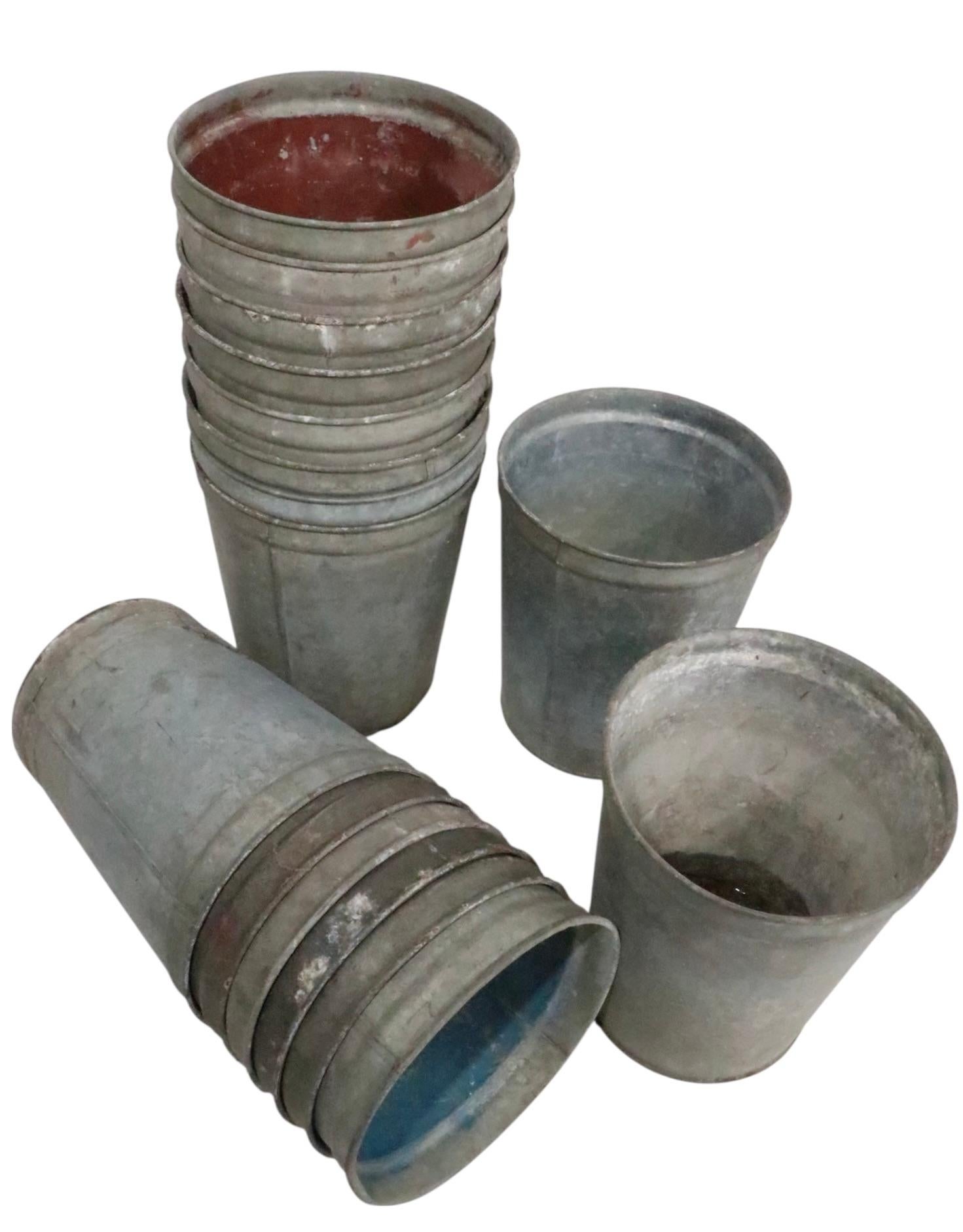Cubos de hojalata galvanizada de estilo industrial rústico 16 disponibles en venta 3
