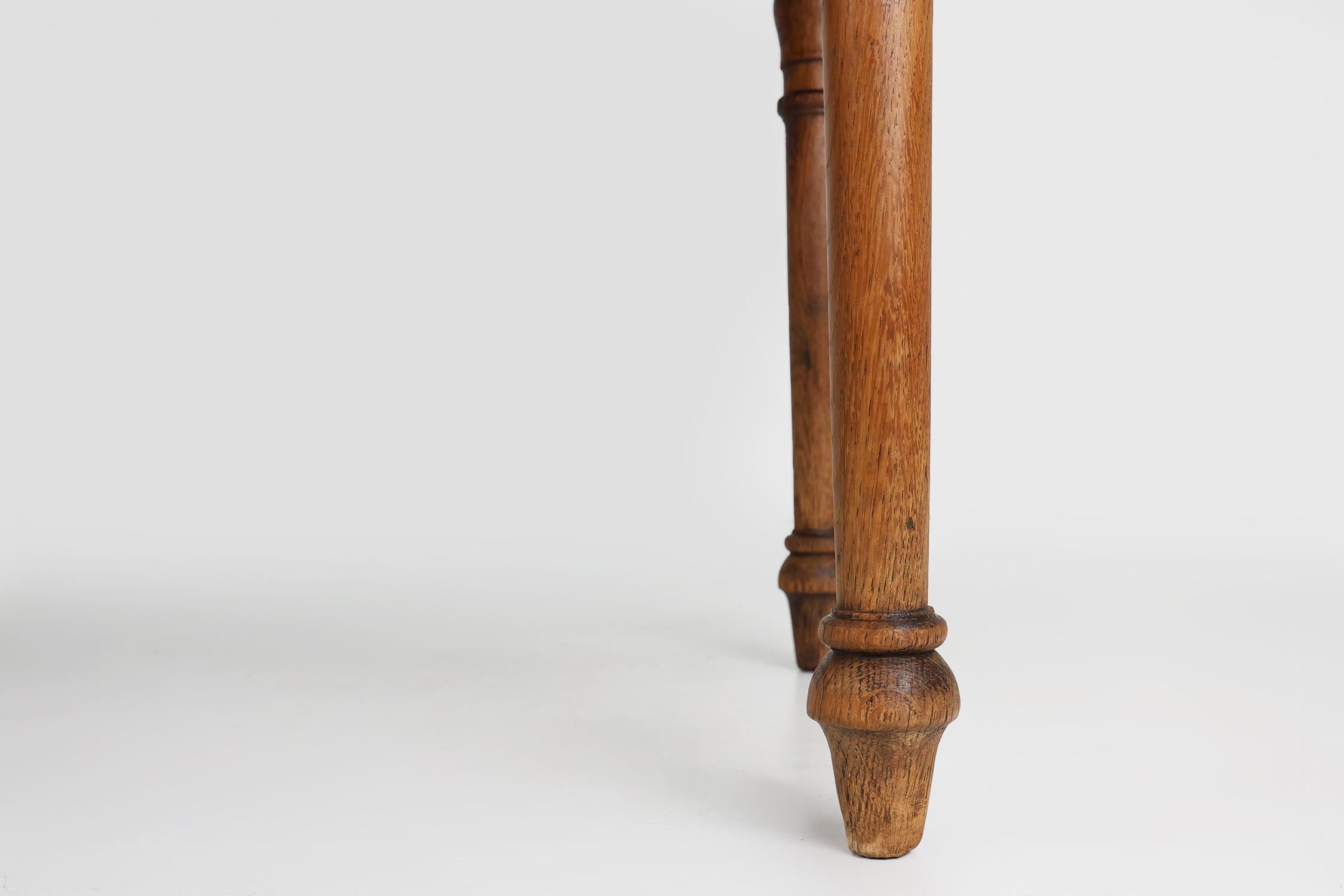 Table de ferme rustique en bois d'Oak Oak, France ca. 1850 en vente 2