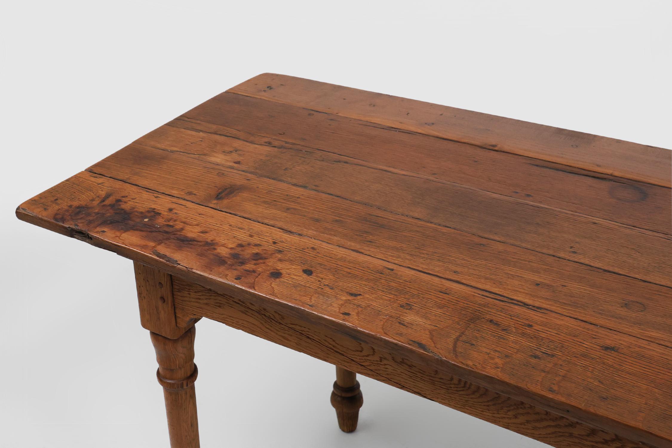 Table de ferme rustique en bois d'Oak Oak, France ca. 1850 Bon état - En vente à Meulebeke, BE
