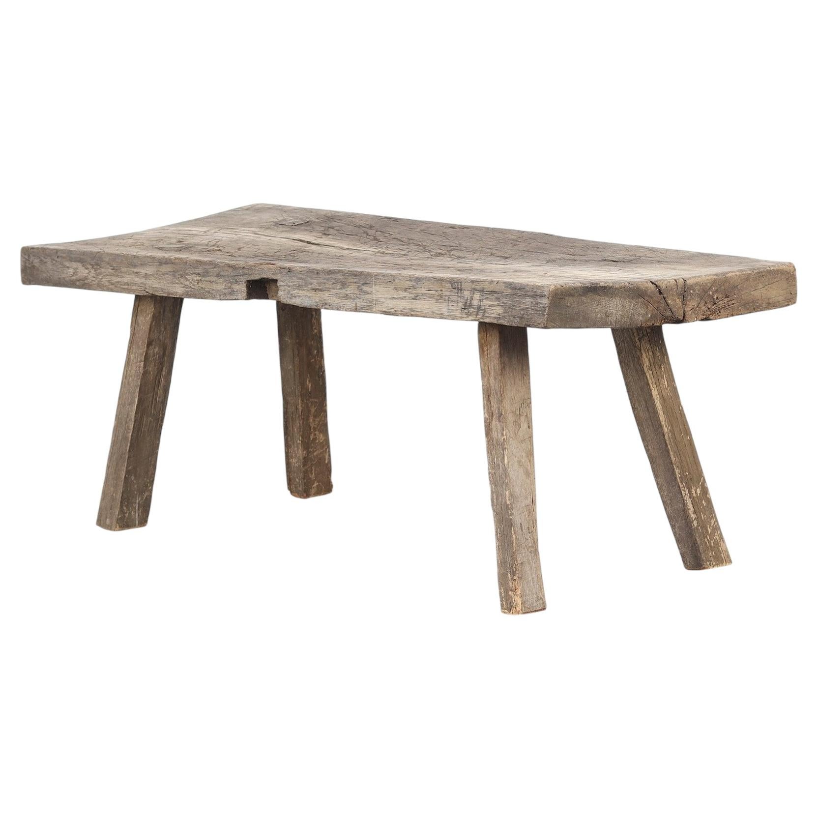 Mesa baja rústica de granja Wabi Sabi de roble envejecido en venta
