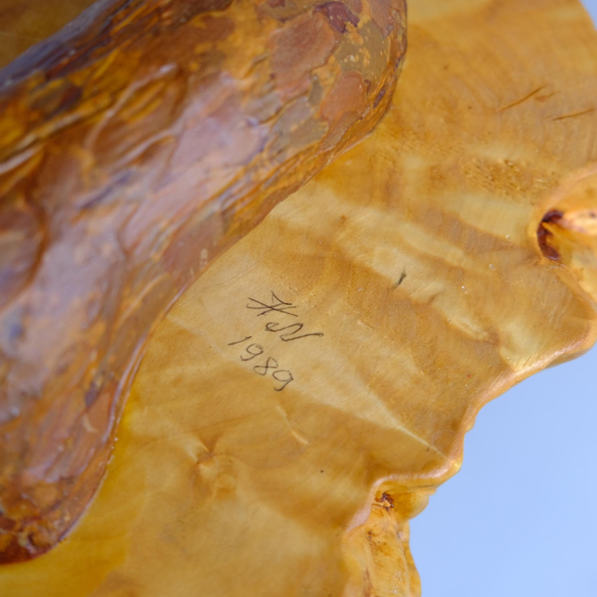 Pequeña mesa/florero rústico finlandés de madera orgánica, Finlandia Años 80 Pino en venta