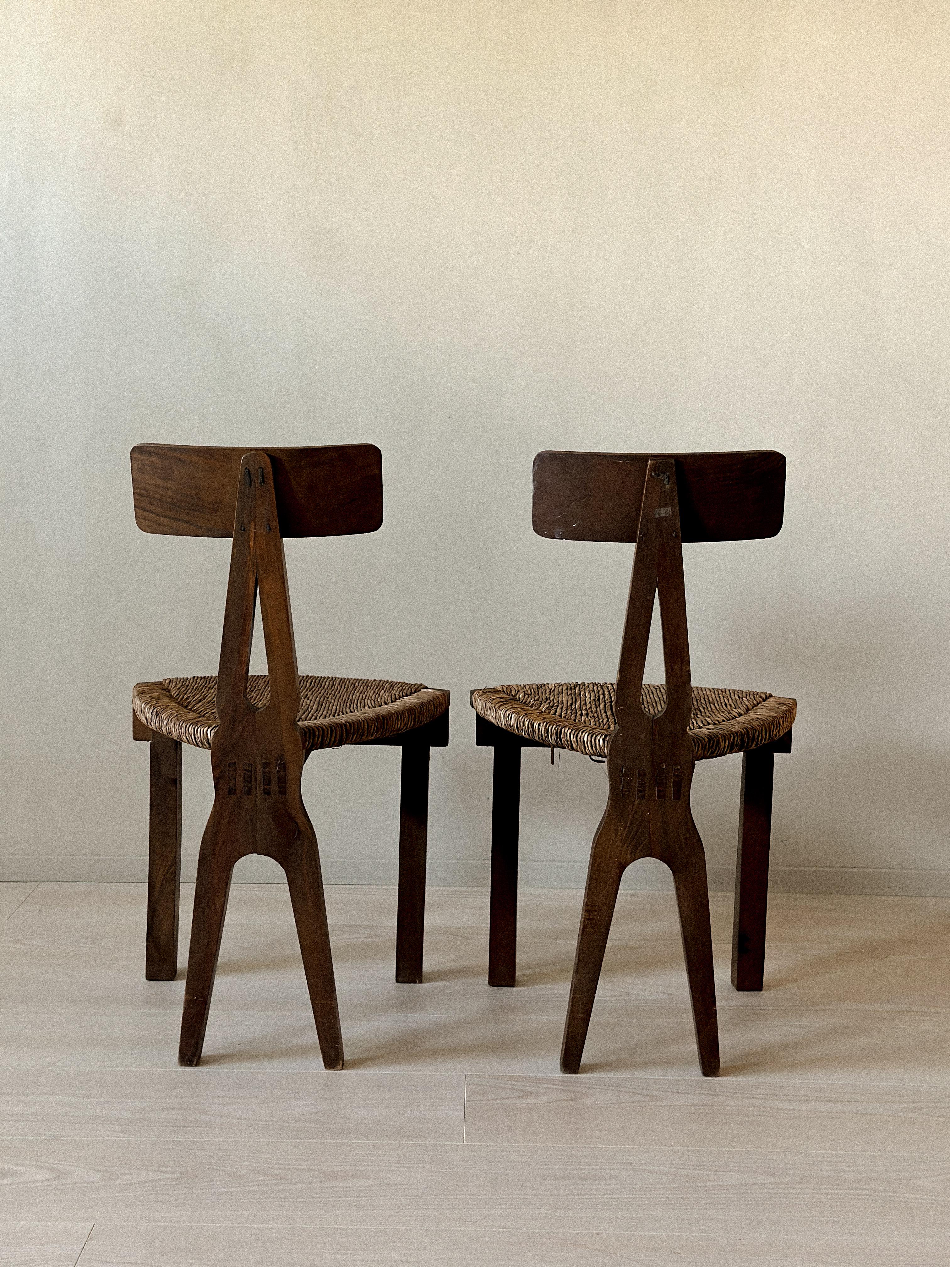 Rustic Fireside Chairs with Sculpted Backrests and Rush Seats, Spain 1960s im Angebot 5